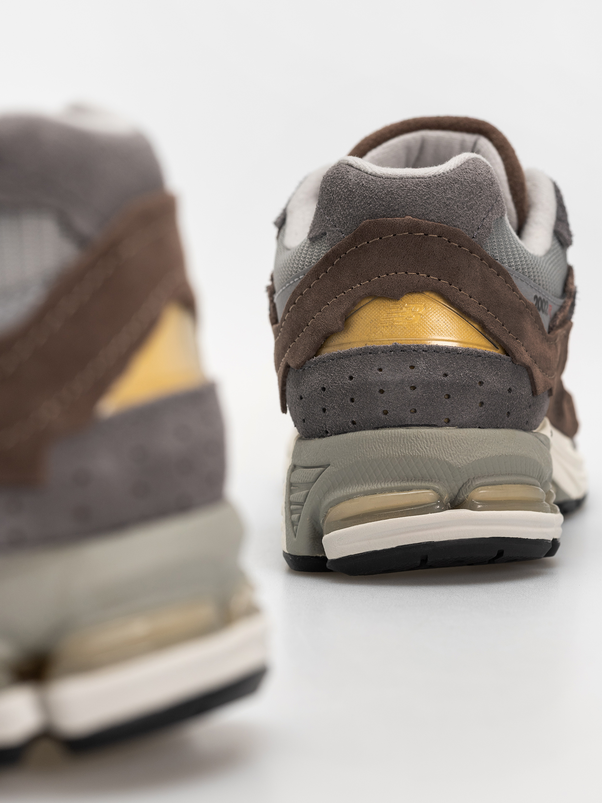 Обувки New Balance 2002 (cortado/raincloud)