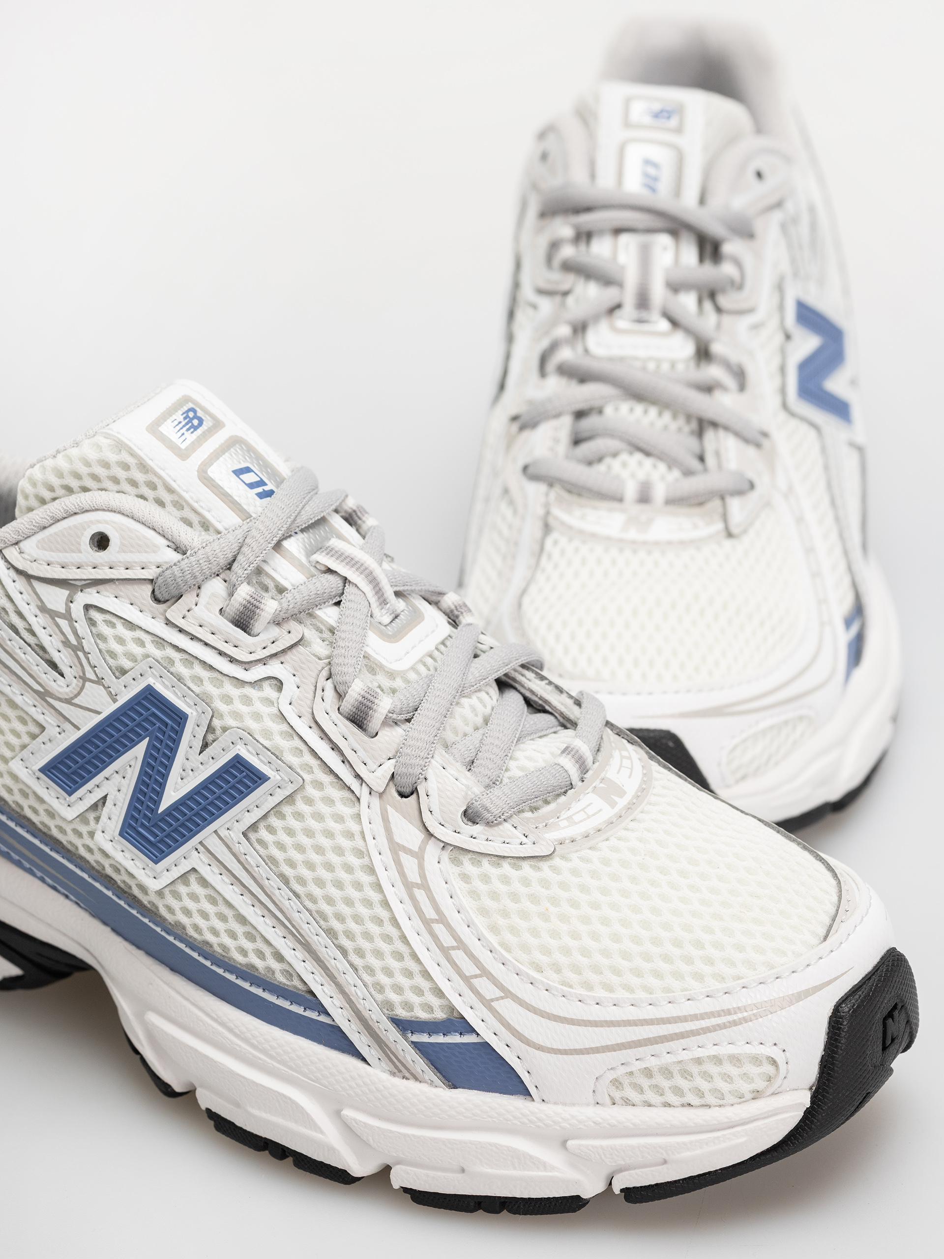 Обувки New Balance 740 JR (103 white/fairweather blue)