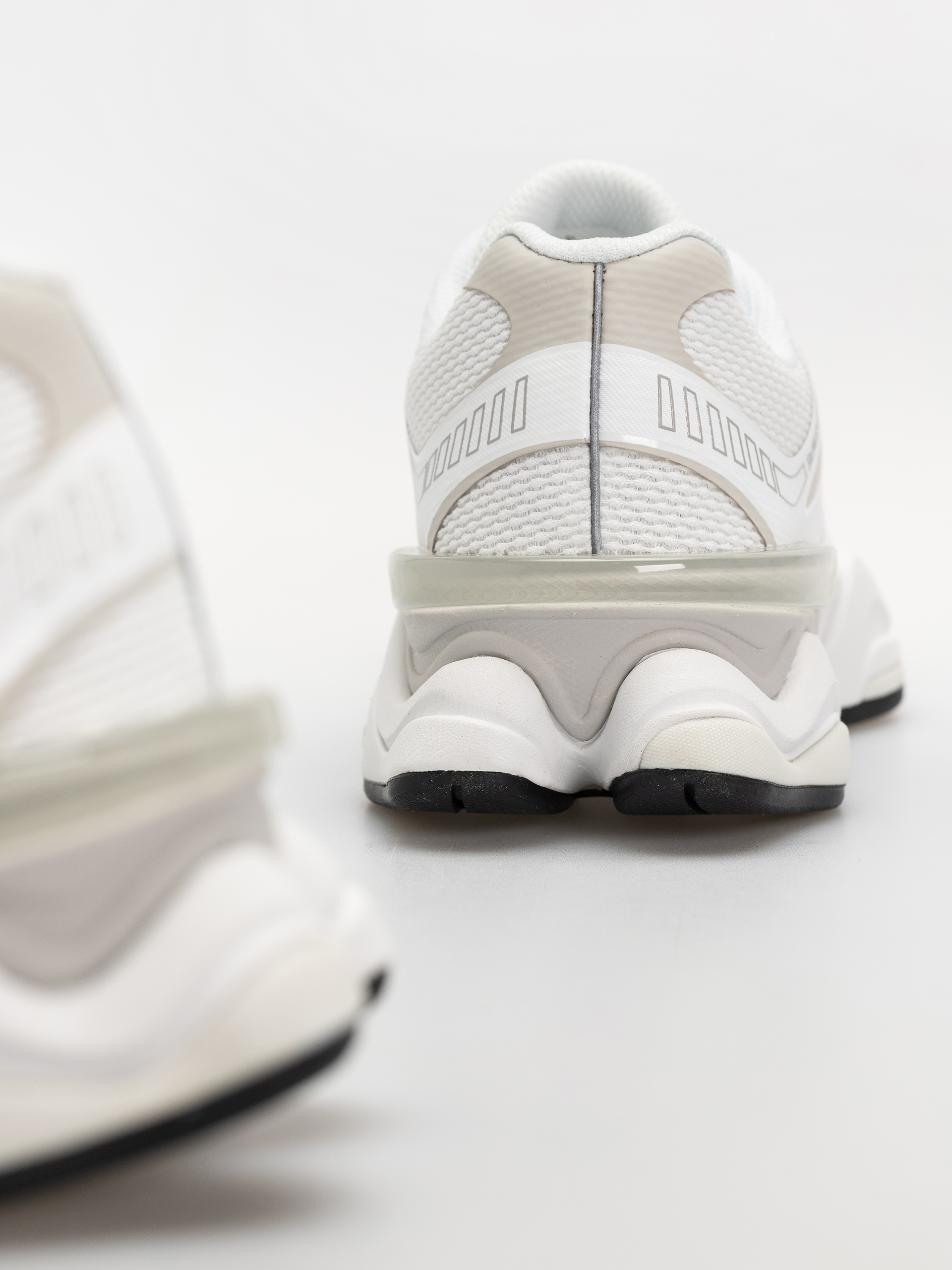 Обувки New Balance 9060 (103 white/grey matter)