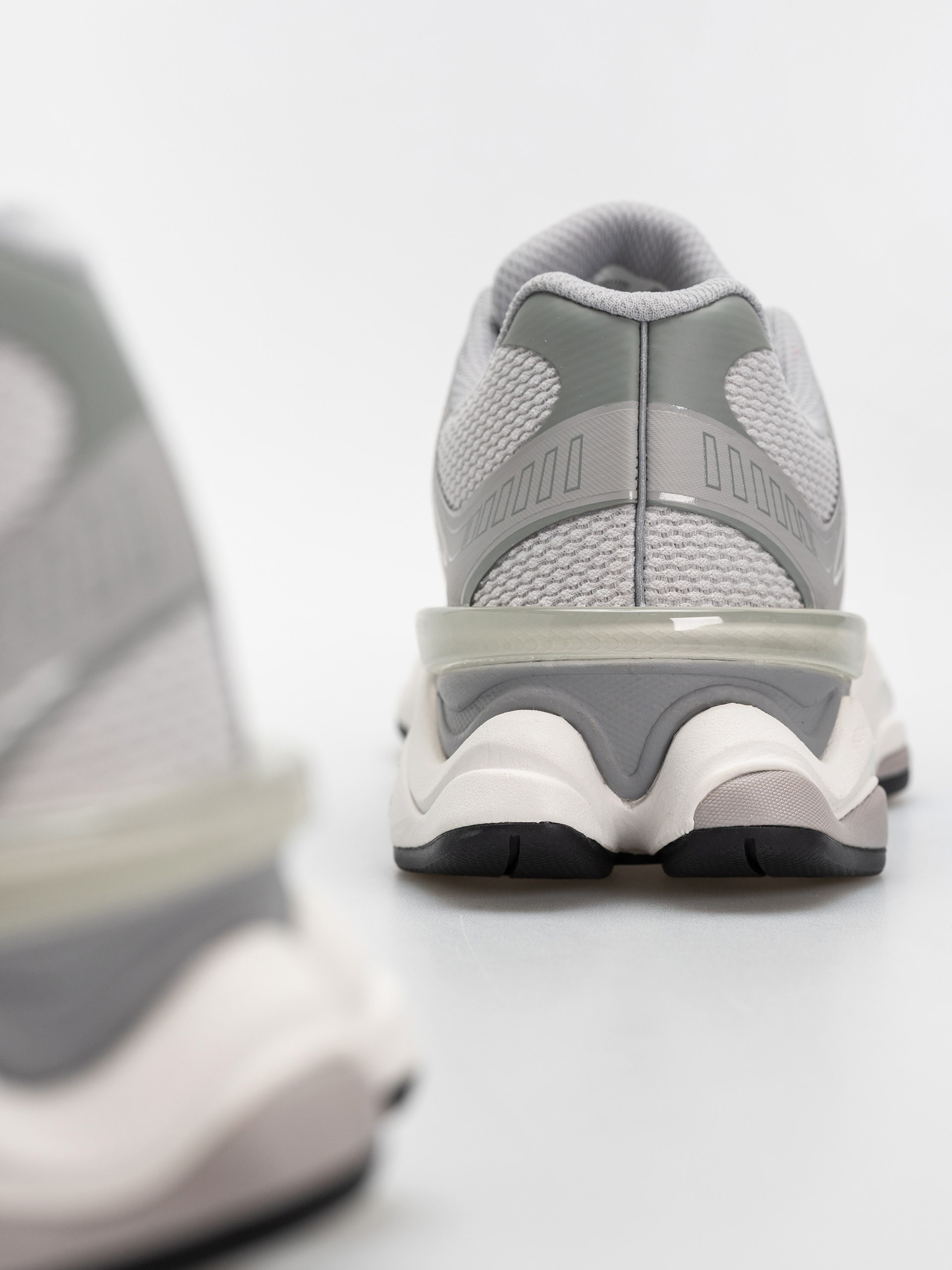 Обувки New Balance 9060 (raincloud/slate grey)