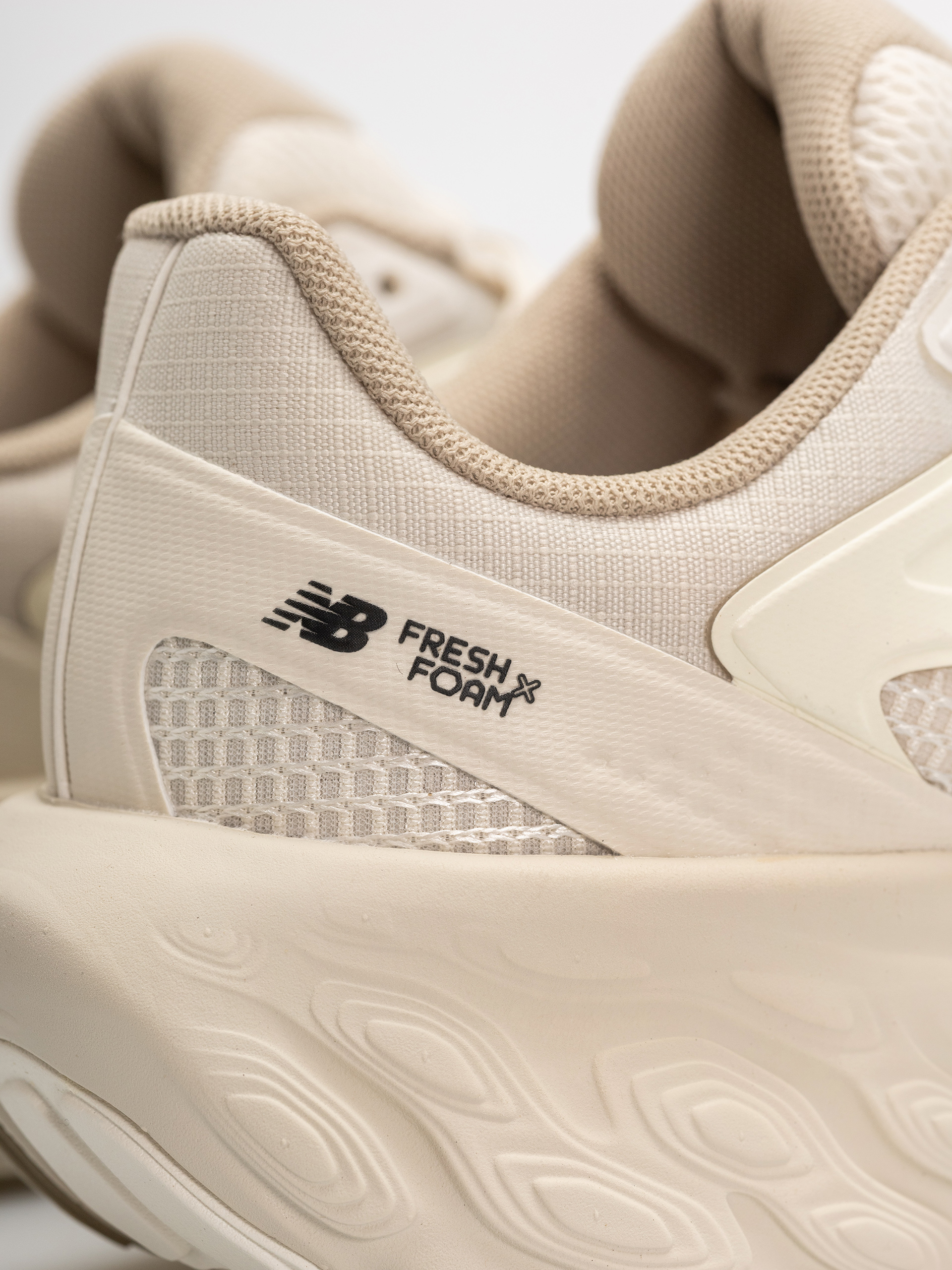 Обувки New Balance UTRN (linen/sea salt)
