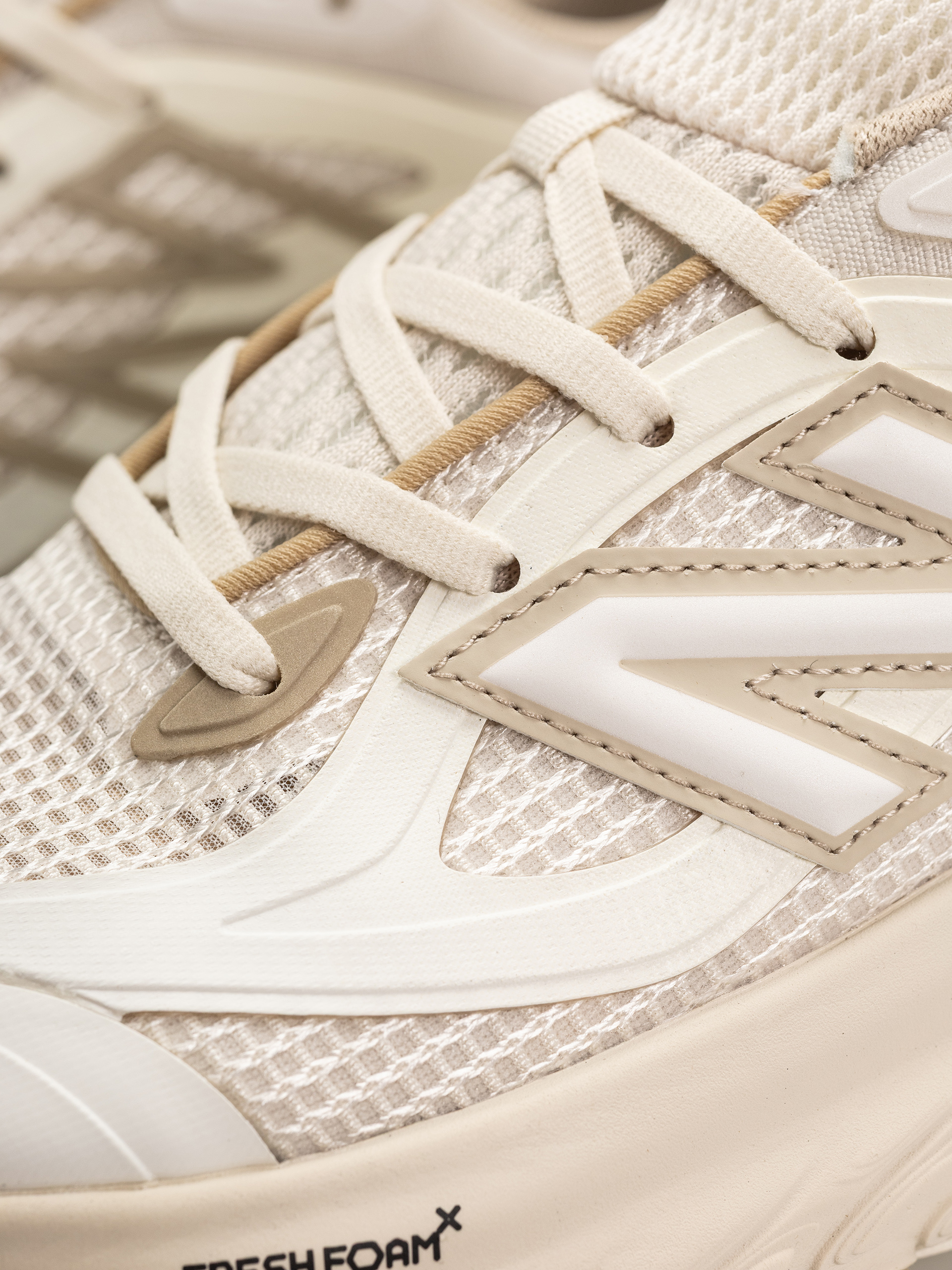 Обувки New Balance UTRN (linen/sea salt)