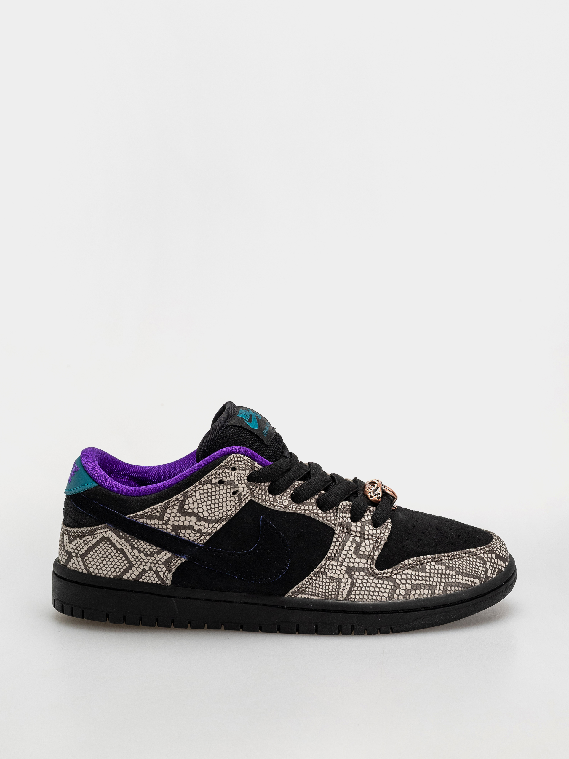 u041eu0431u0443u0432u043au0438 Nike SB Dunk Low Pro (string/black bright spruce fierce purple)