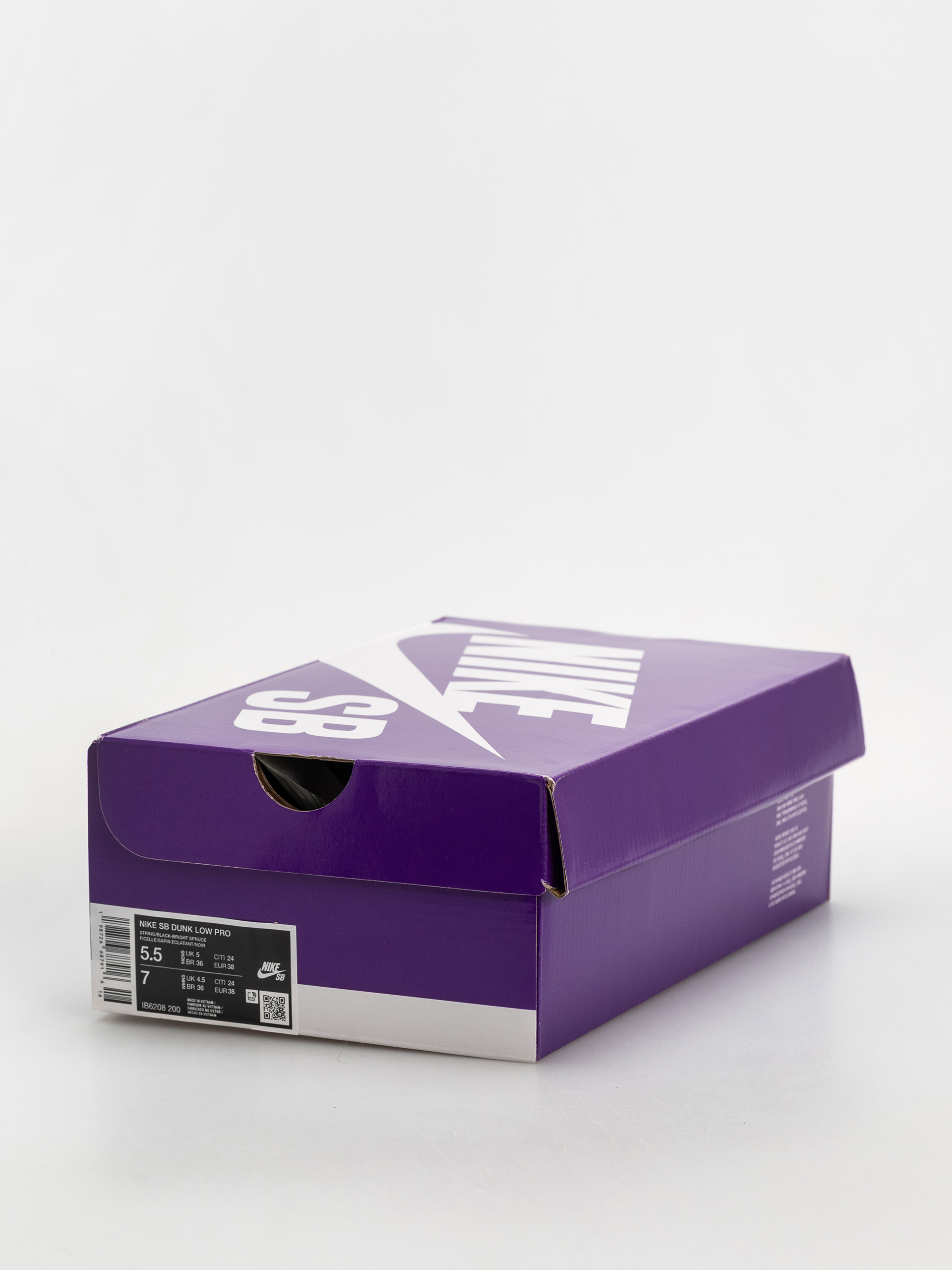 Обувки Nike SB Dunk Low Pro (string/black bright spruce fierce purple)