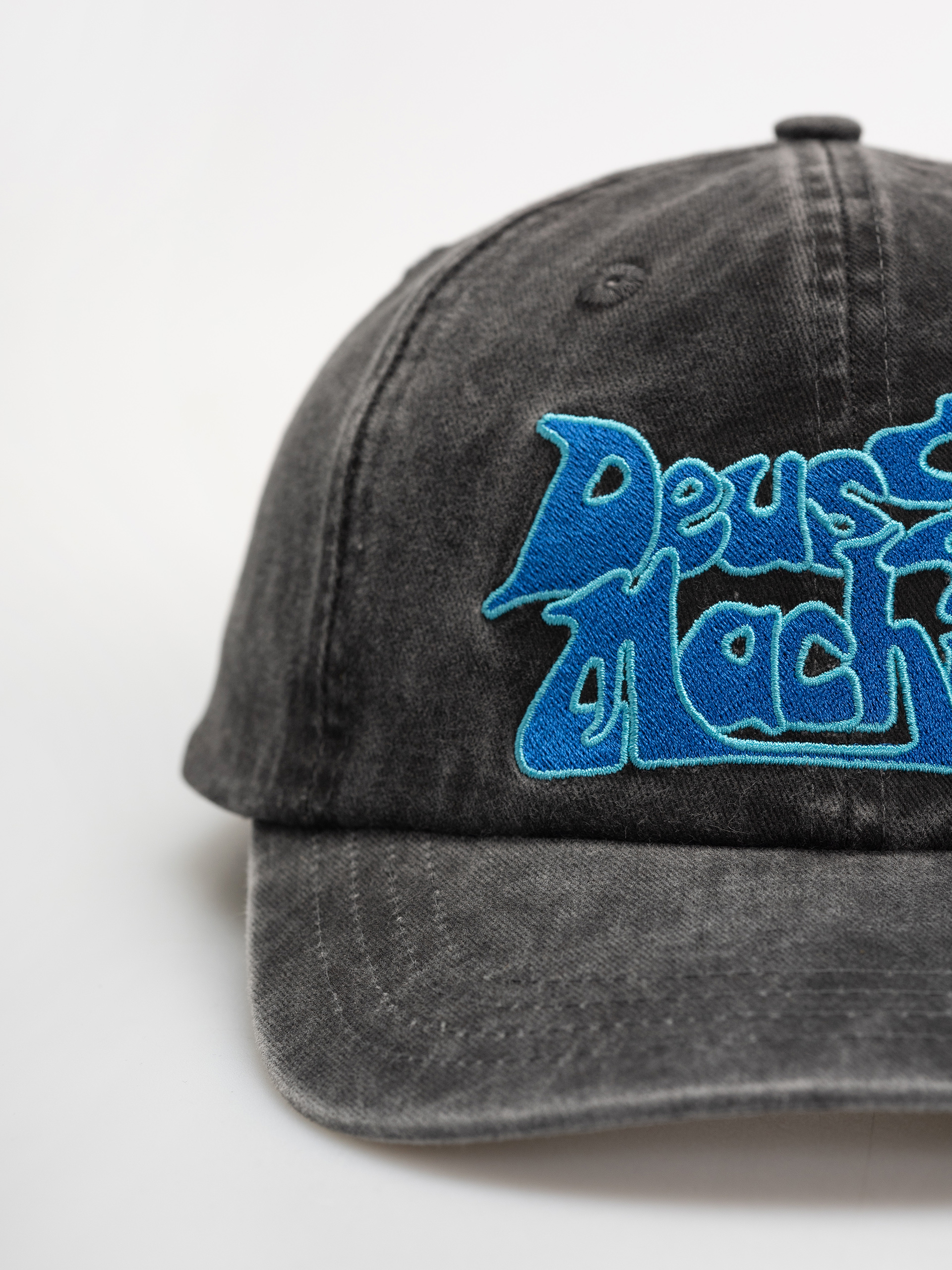 Шапка с козирка Deus Ex Machina Smokeshow (anthracite)