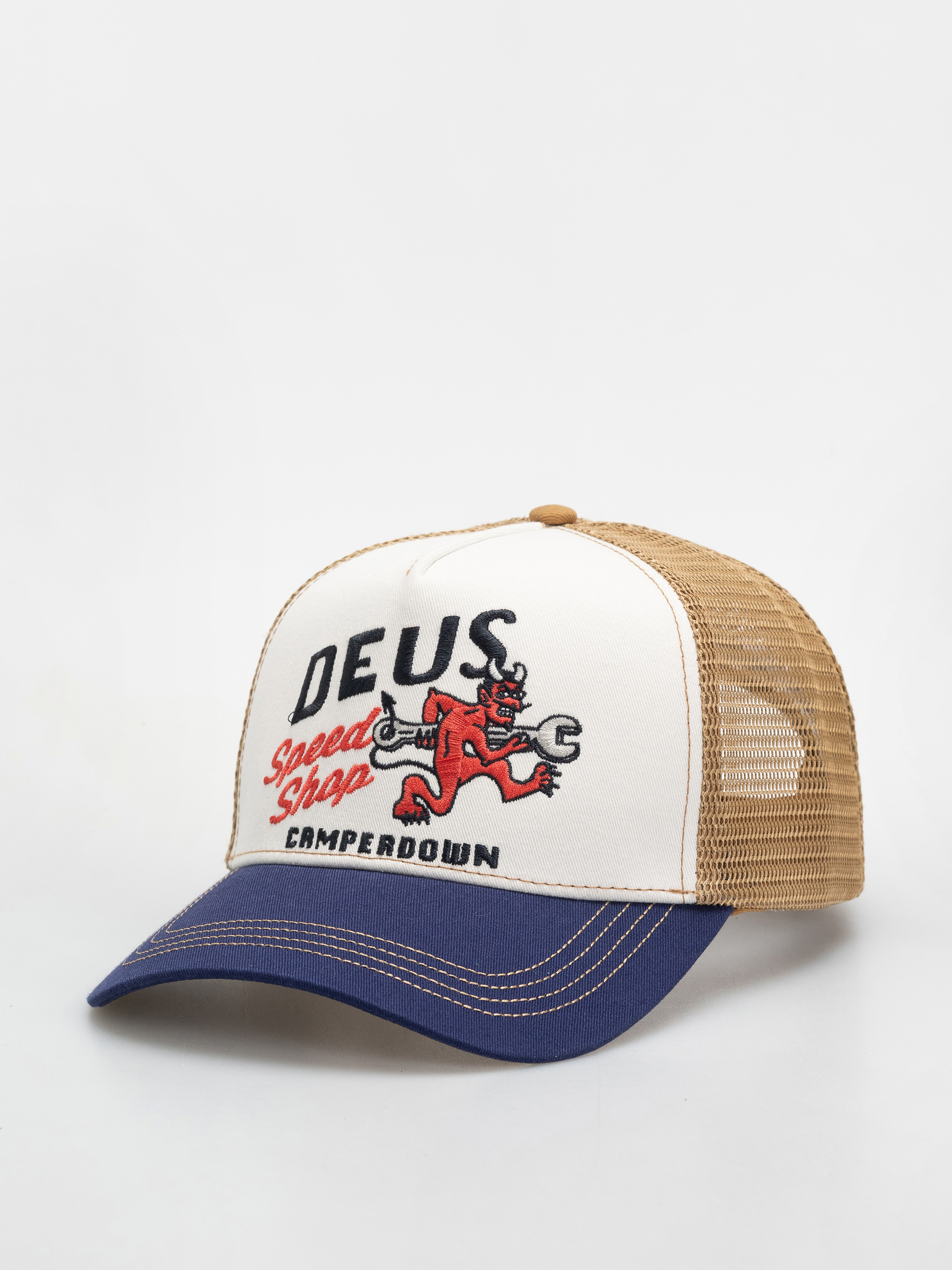 Шапка с козирка Deus Ex Machina Dogleg Trucker (dirty white)