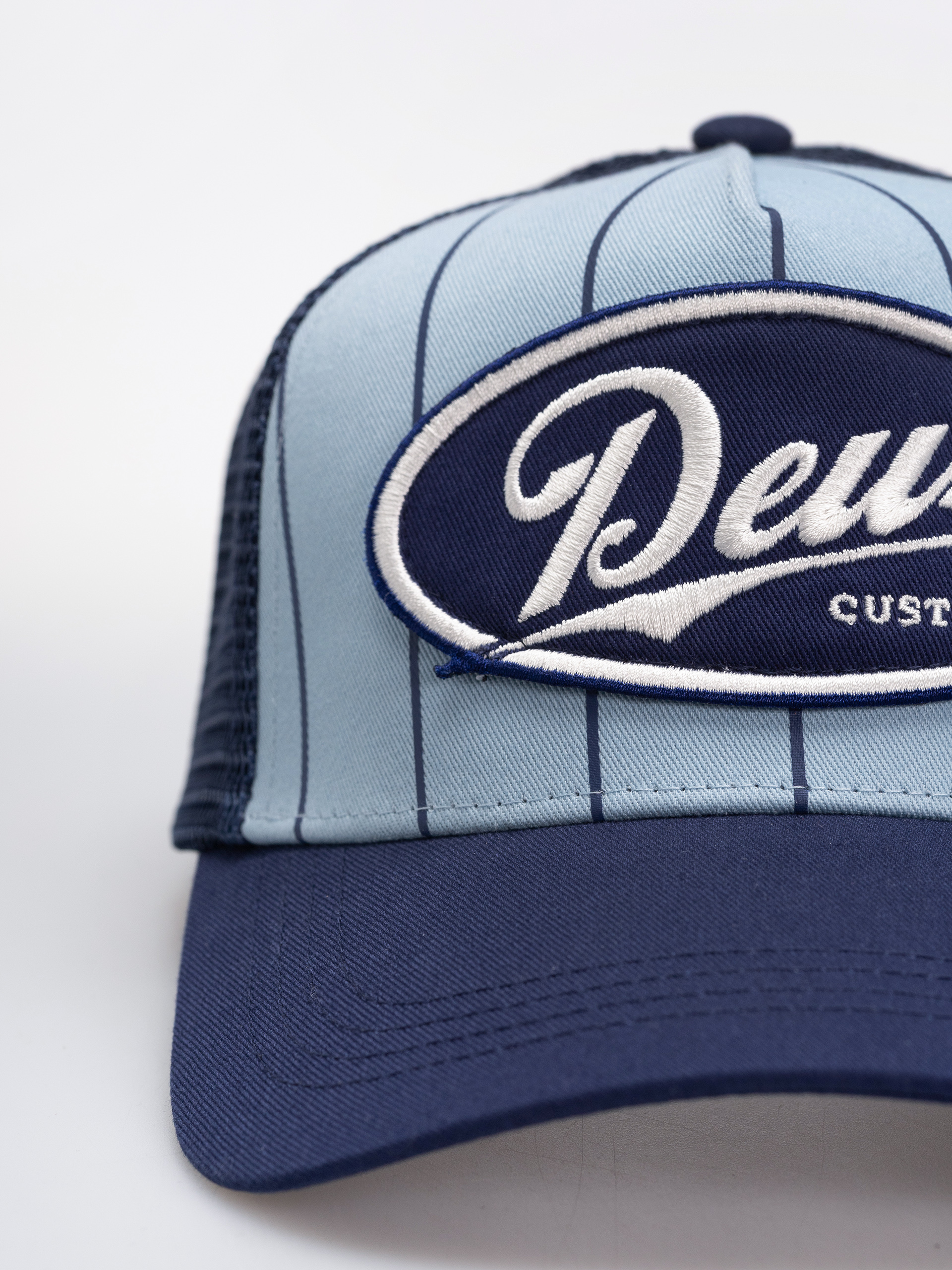 Шапка с козирка Deus Ex Machina Forecourt Trucker (sky blue)