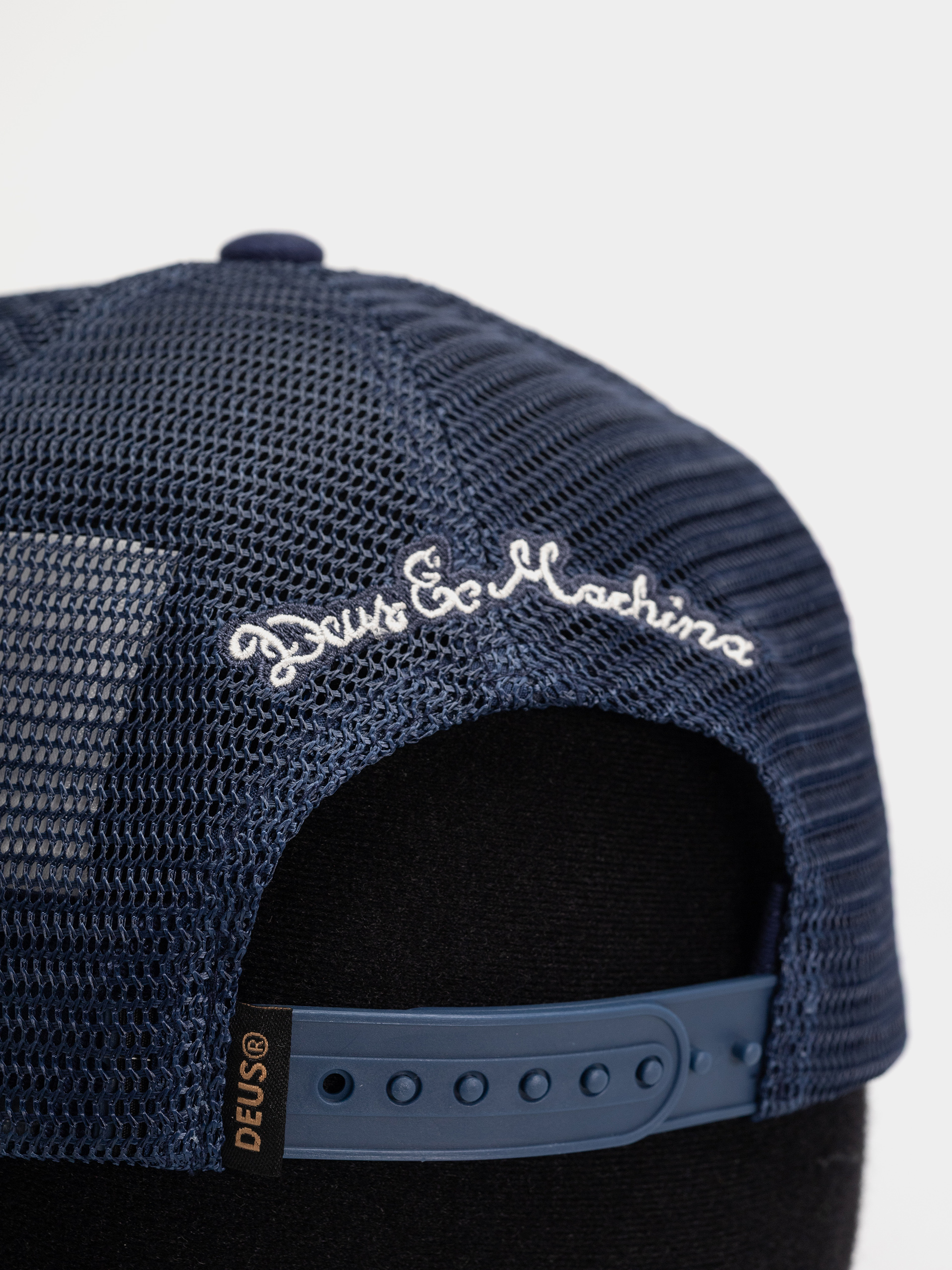 Шапка с козирка Deus Ex Machina Forecourt Trucker (sky blue)