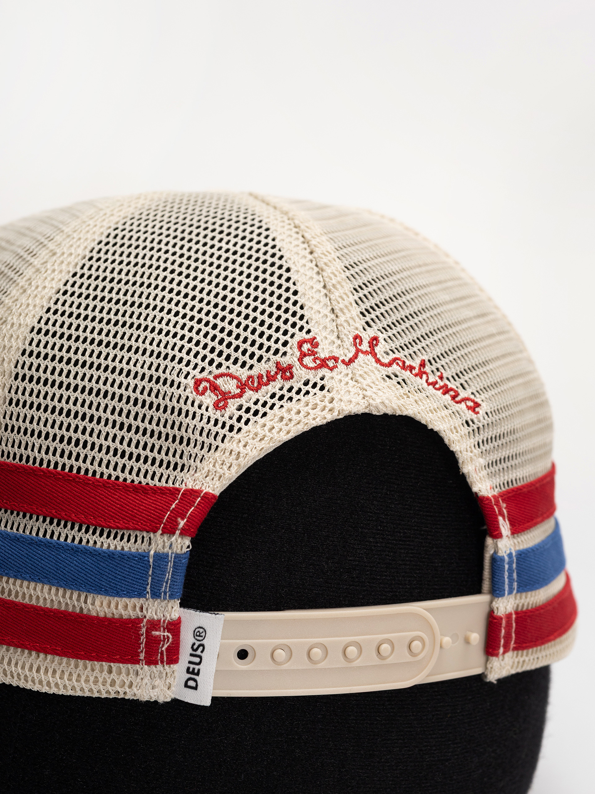 Шапка с козирка Deus Ex Machina Beep Beep Trucker (white)