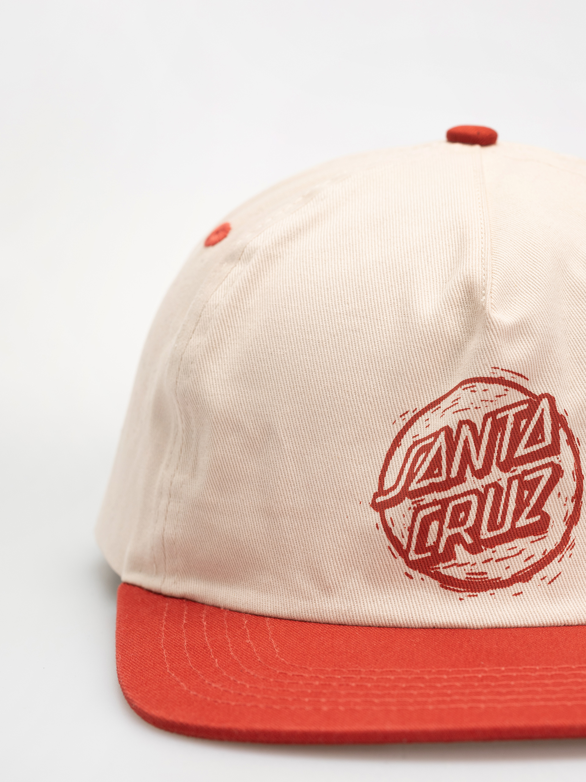 Шапка с козирка Santa Cruz Stamped Opus Snapback (off white/ketchup)