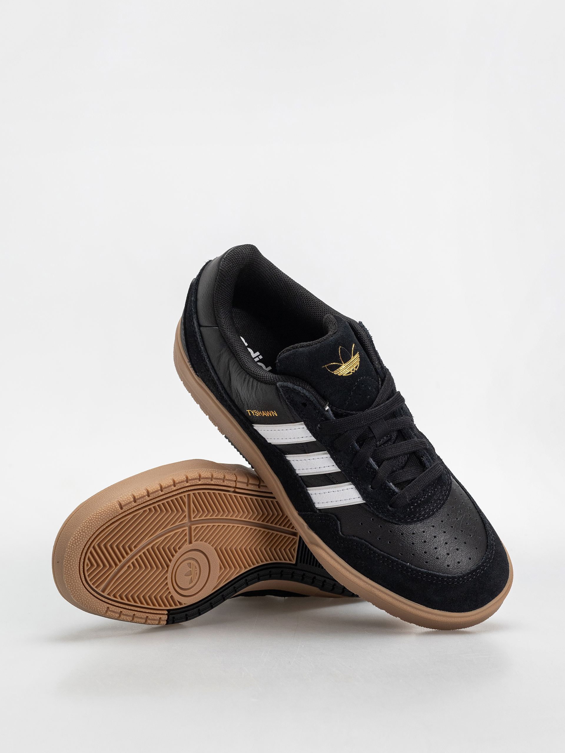 Обувки adidas Tyshawn II (cblack/ftwwht/gum4)
