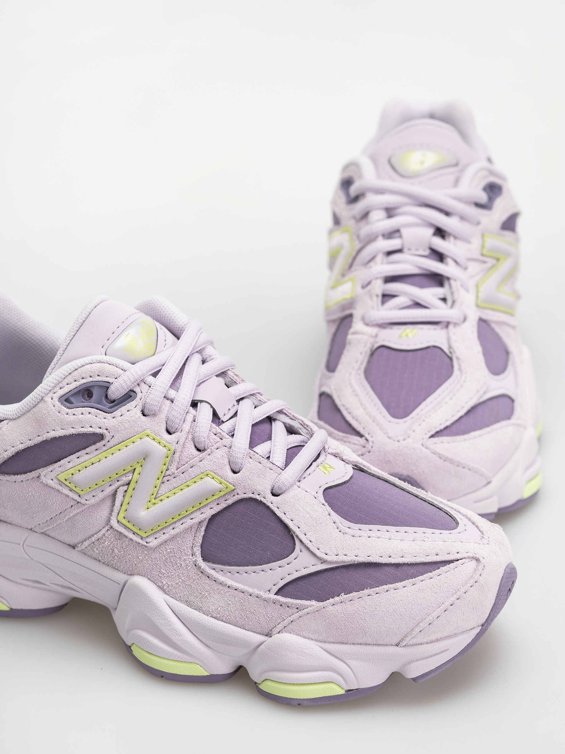 Обувки New Balance 9060 JR (taro/dry lime)