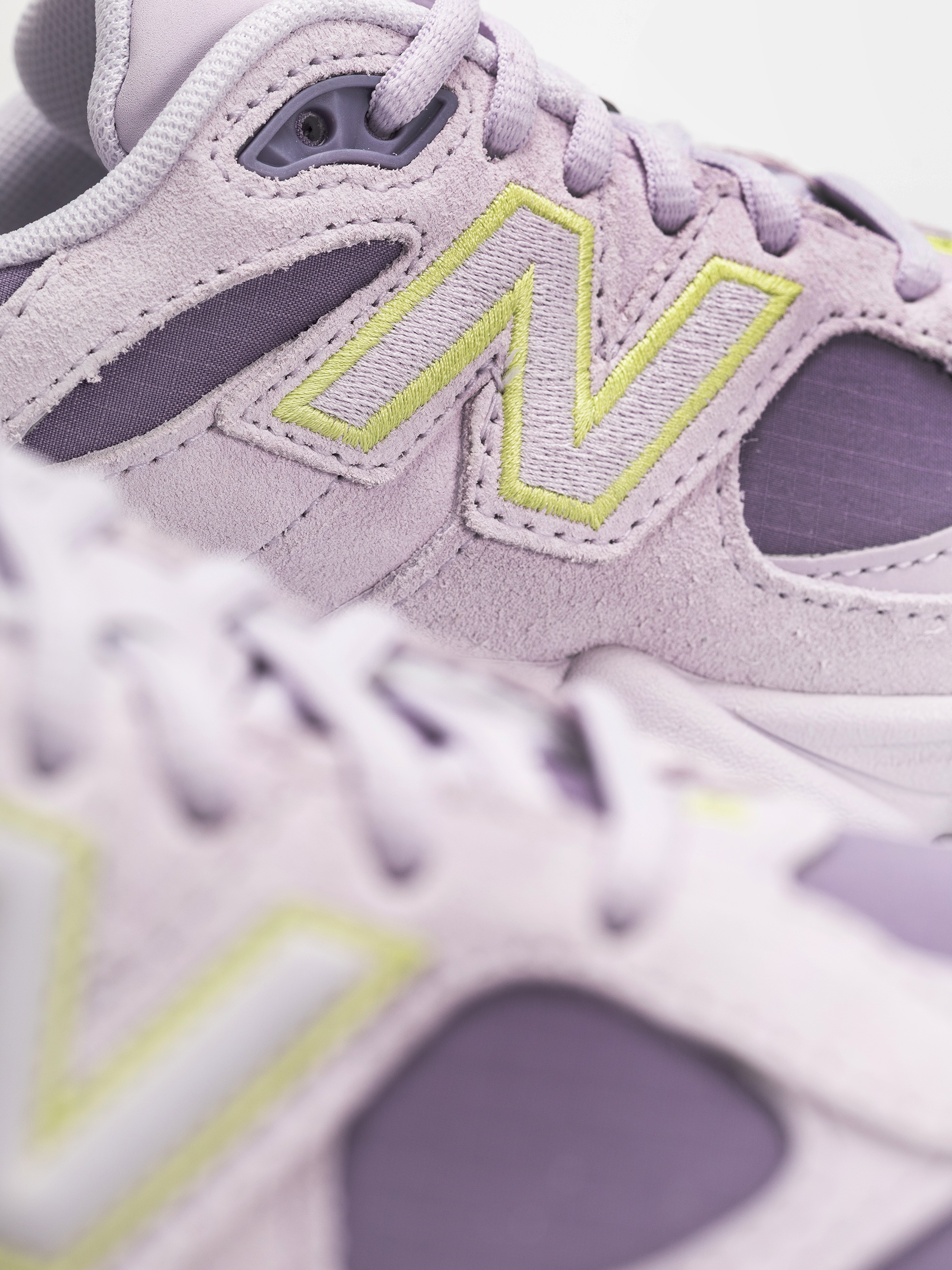 Обувки New Balance 9060 JR (taro/dry lime)