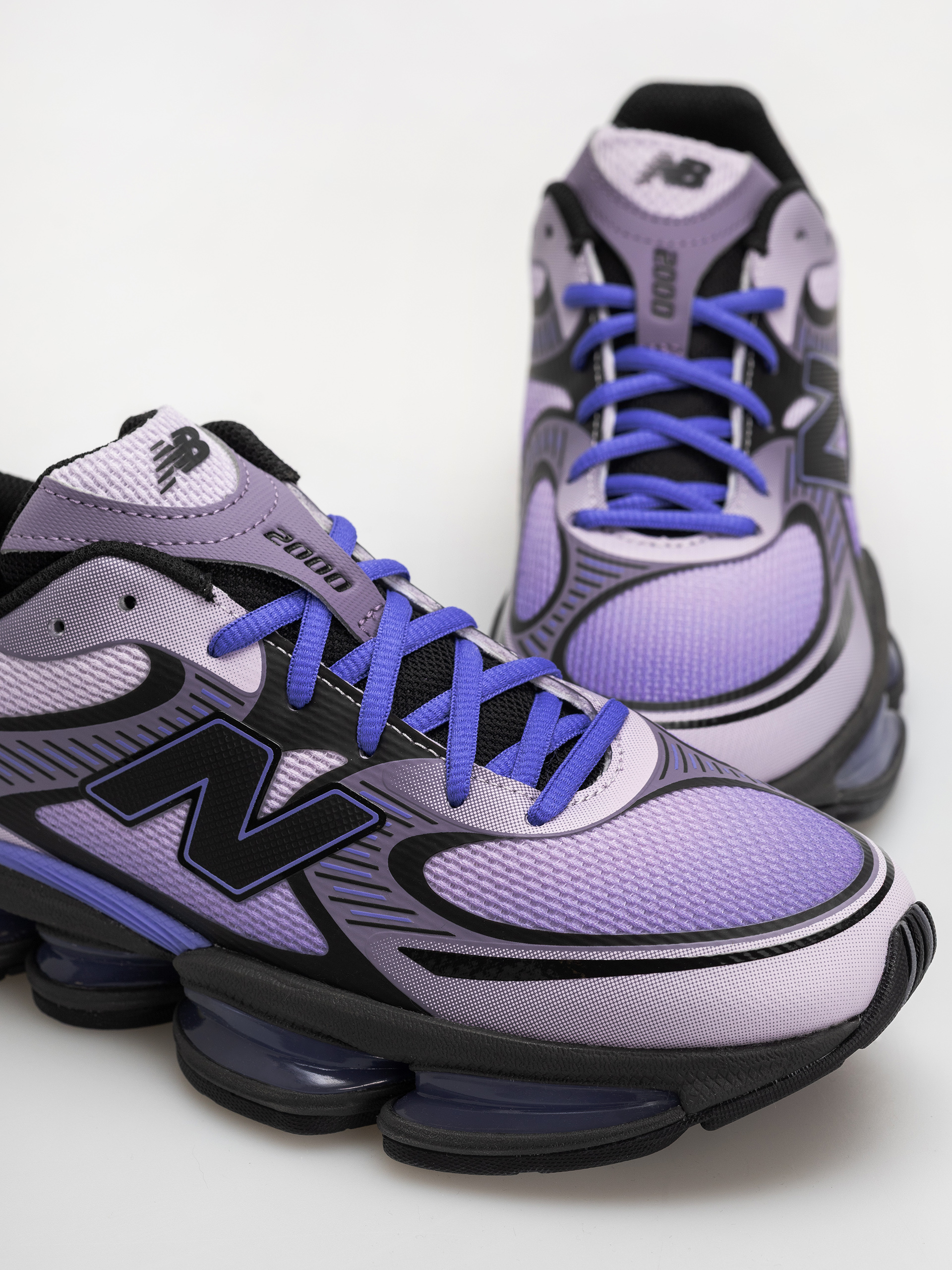 Обувки New Balance 2000 (taro/electric indigo/neptune grey)