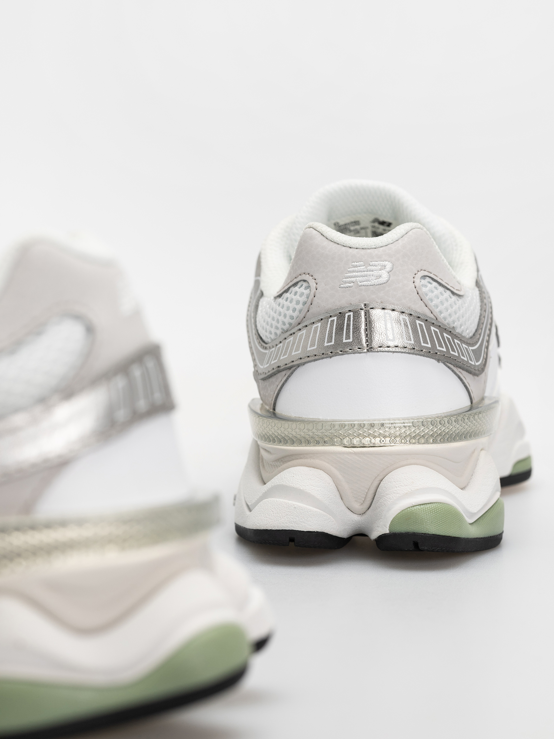 Обувки New Balance 9060 (103 white/oregano)