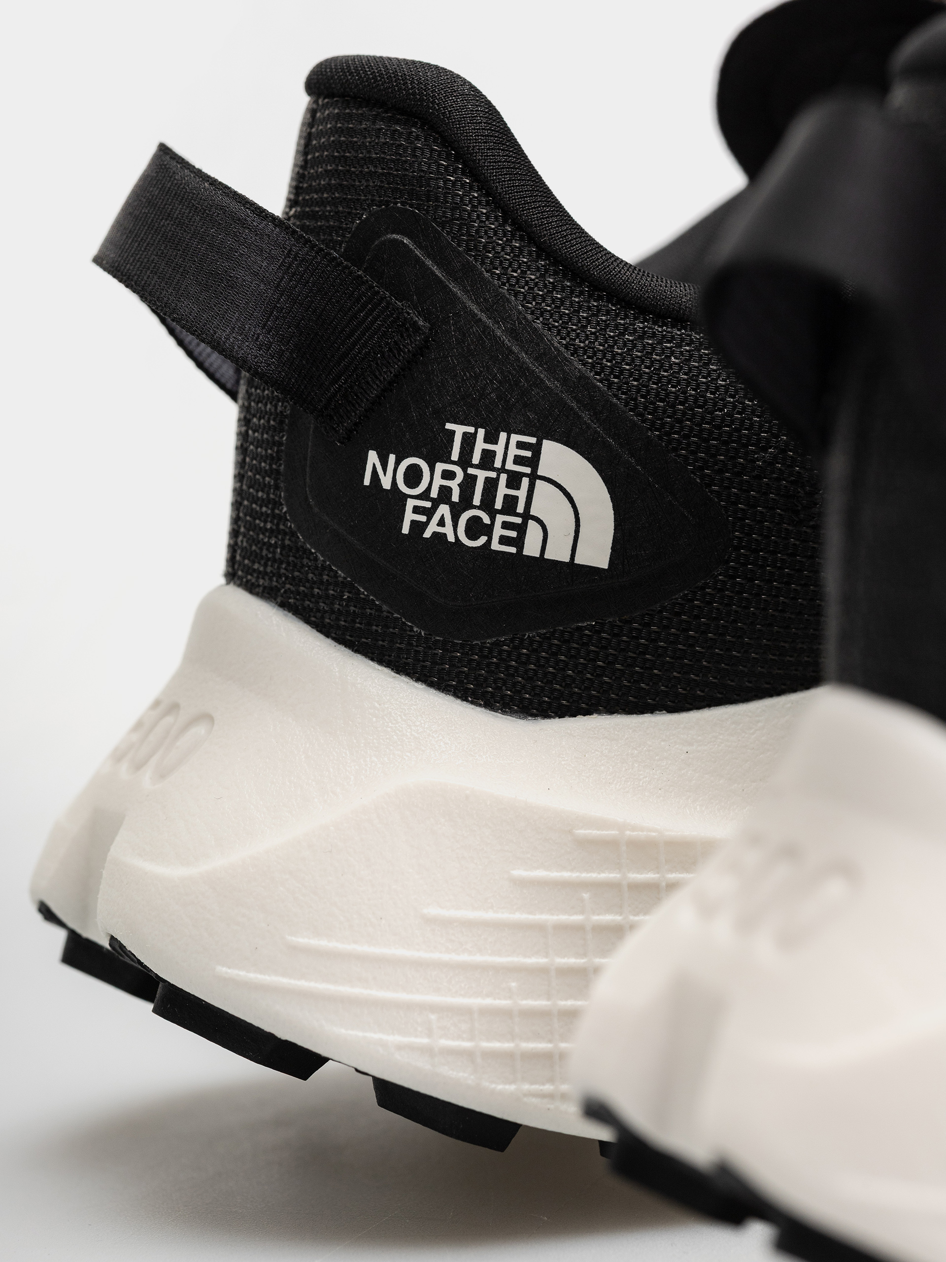 Обувки The North Face Altamesa 500 V2 (tnf black/white)