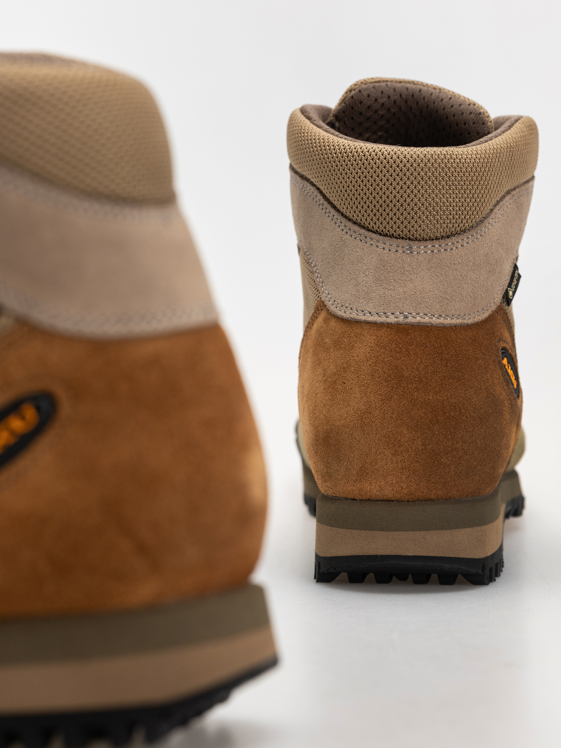 Обувки AKU Ultra Light Original GTX (sand/olive)