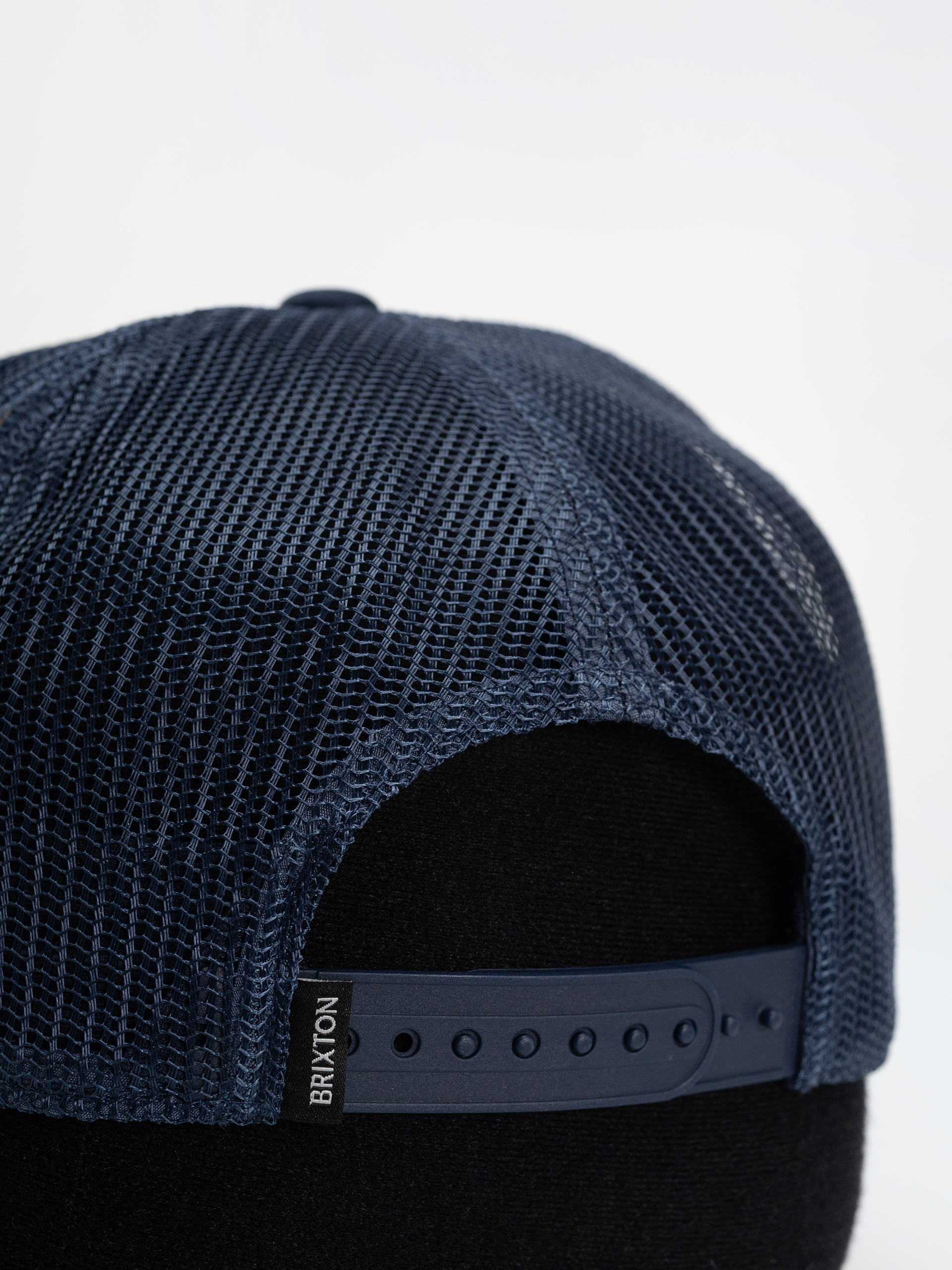 Шапка с козирка Brixton Pegasus C Np Mp Trucker Wmn (whitecap/navy)