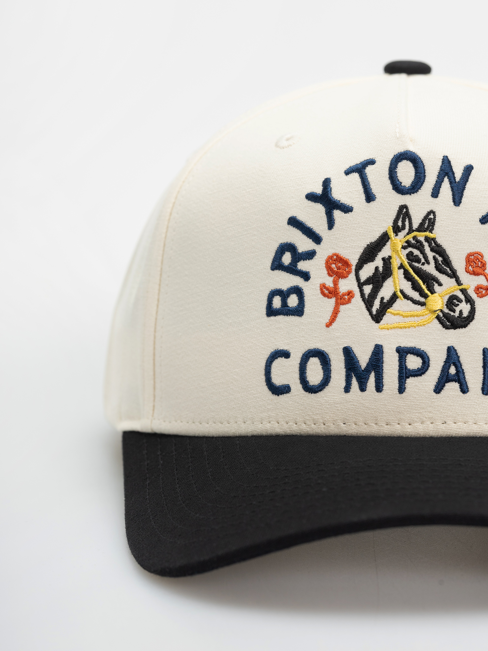 Шапка с козирка Brixton Trophy Horse C Np Mp Snpbk Wmn (black/off white)