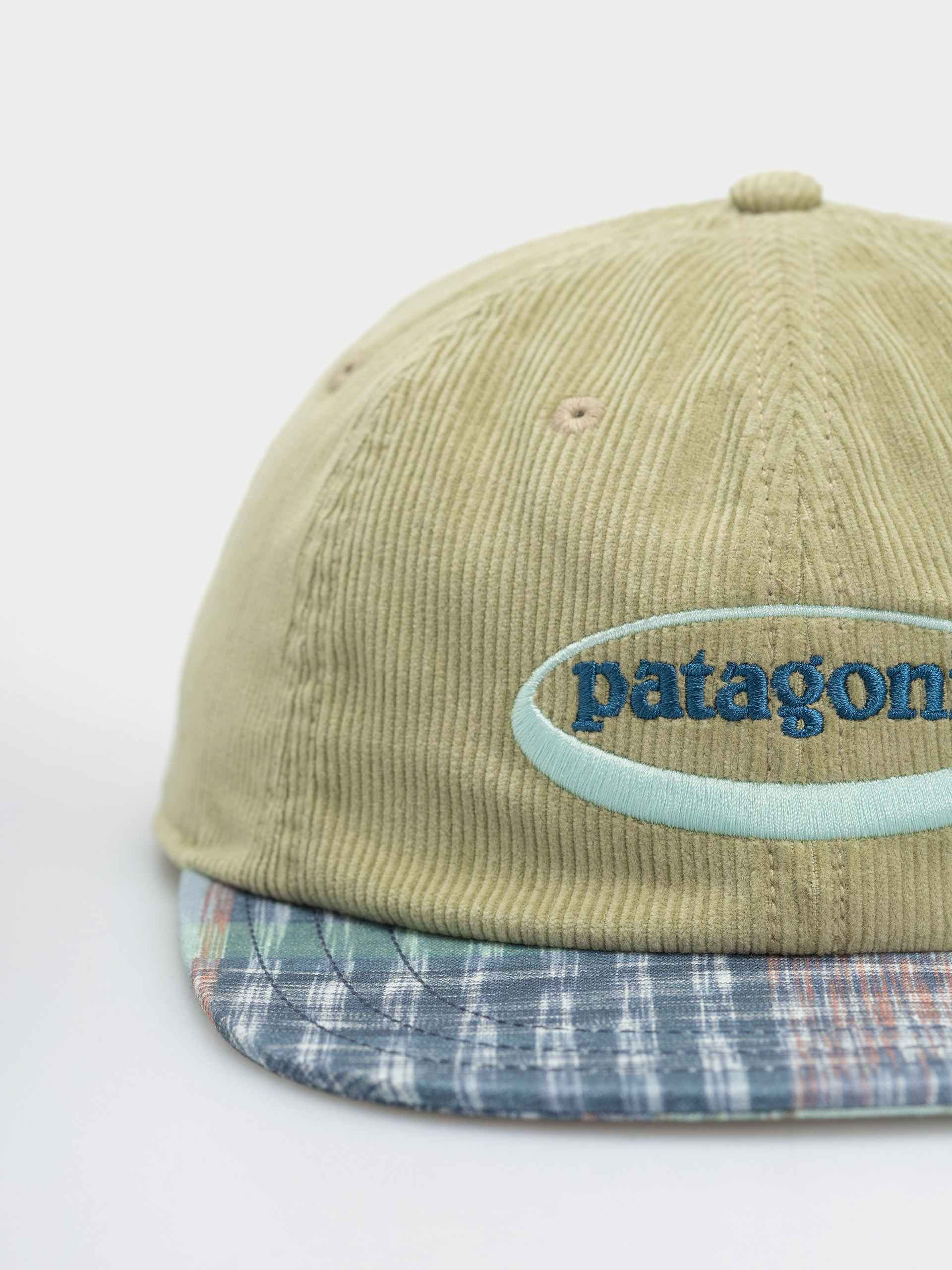 Шапка с козирка Patagonia Corduroy (95 oval logo/gumtree green)