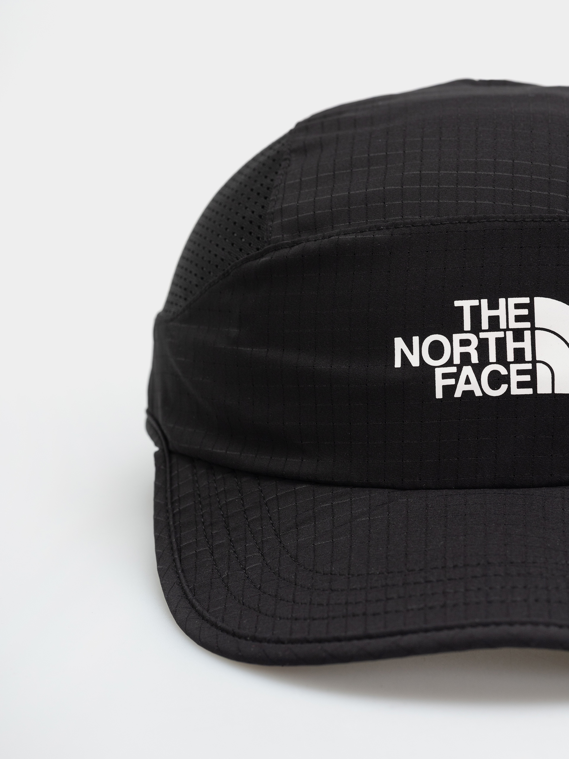Шапка с козирка The North Face Summer Lt Run (tnf black)