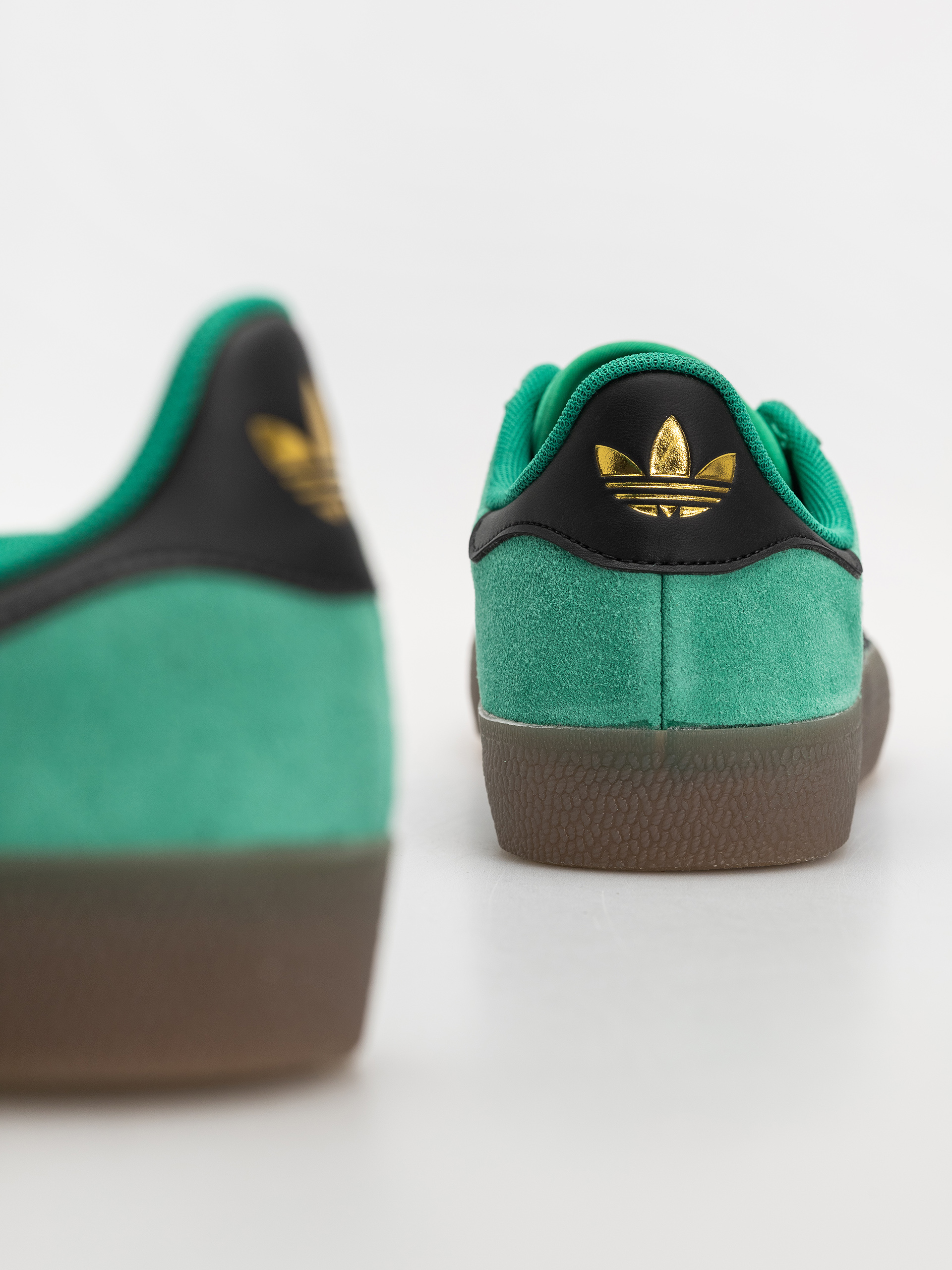 Обувки adidas Gazelle Adv (cougrn/cblack/gum5)