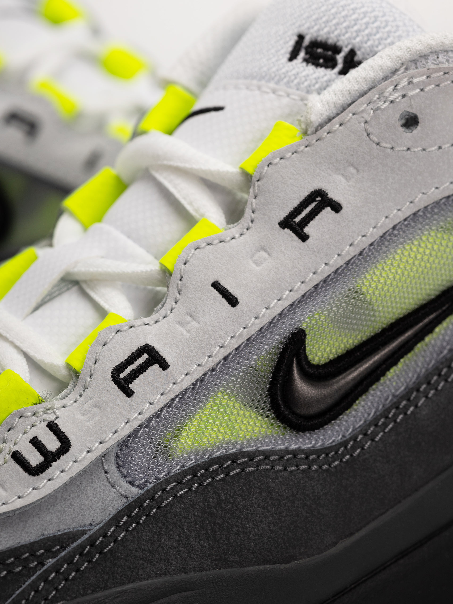 Обувки Nike SB Air Max Ishod (black/neon yellow anthracite lt graphite)