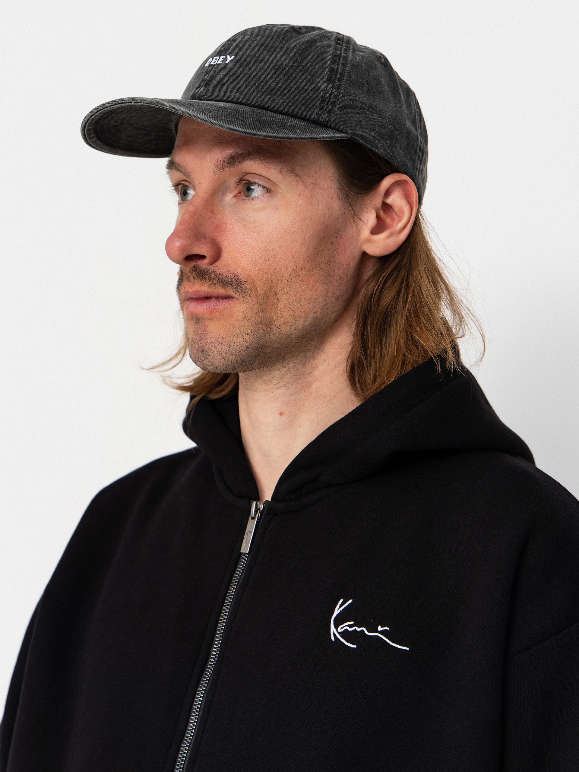 Суитшърт с качулка Karl Kani Chest Signature Essential ZHD (dark grey)