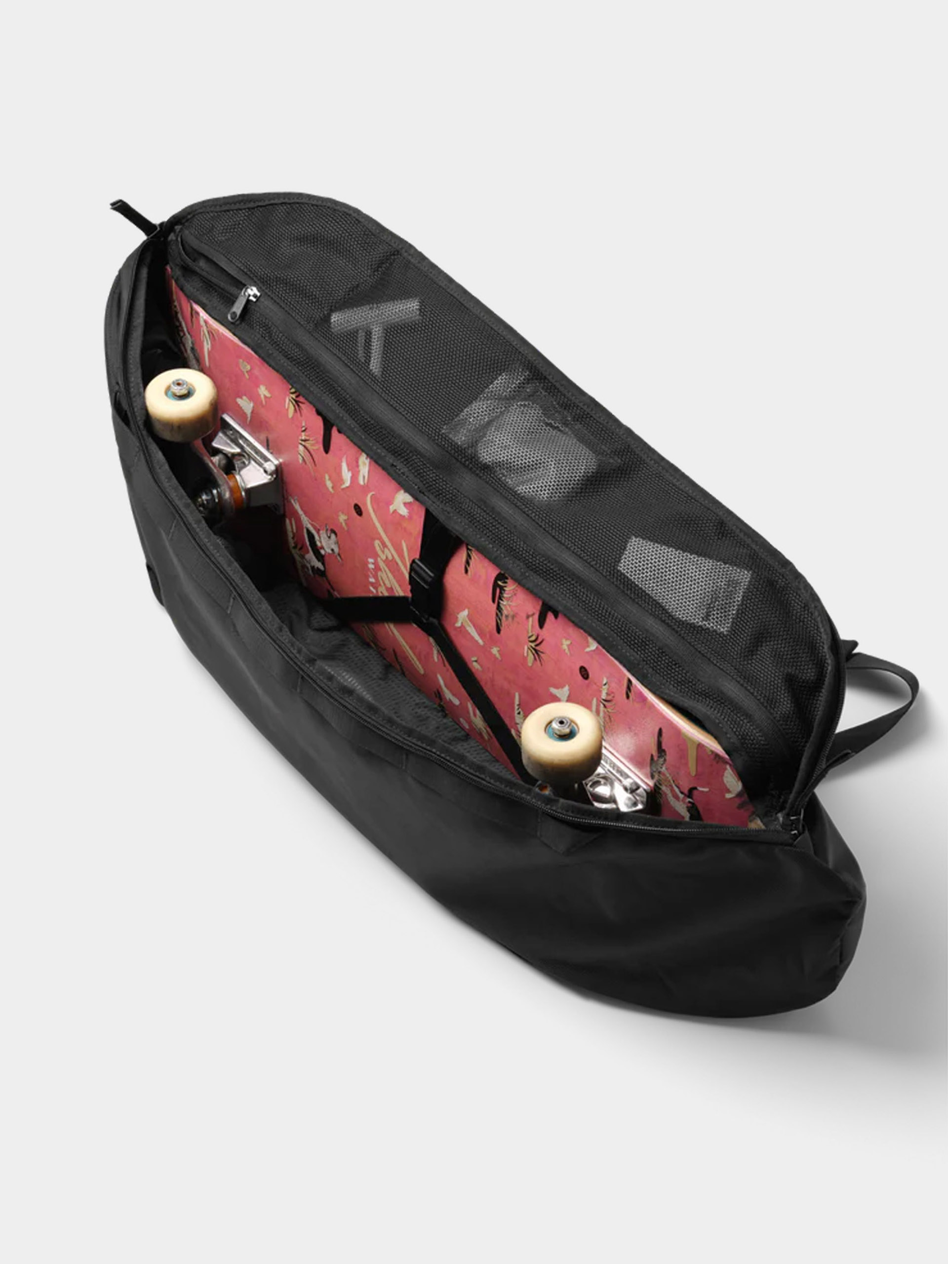 Раница Db Skate Carrier 32L (black out)