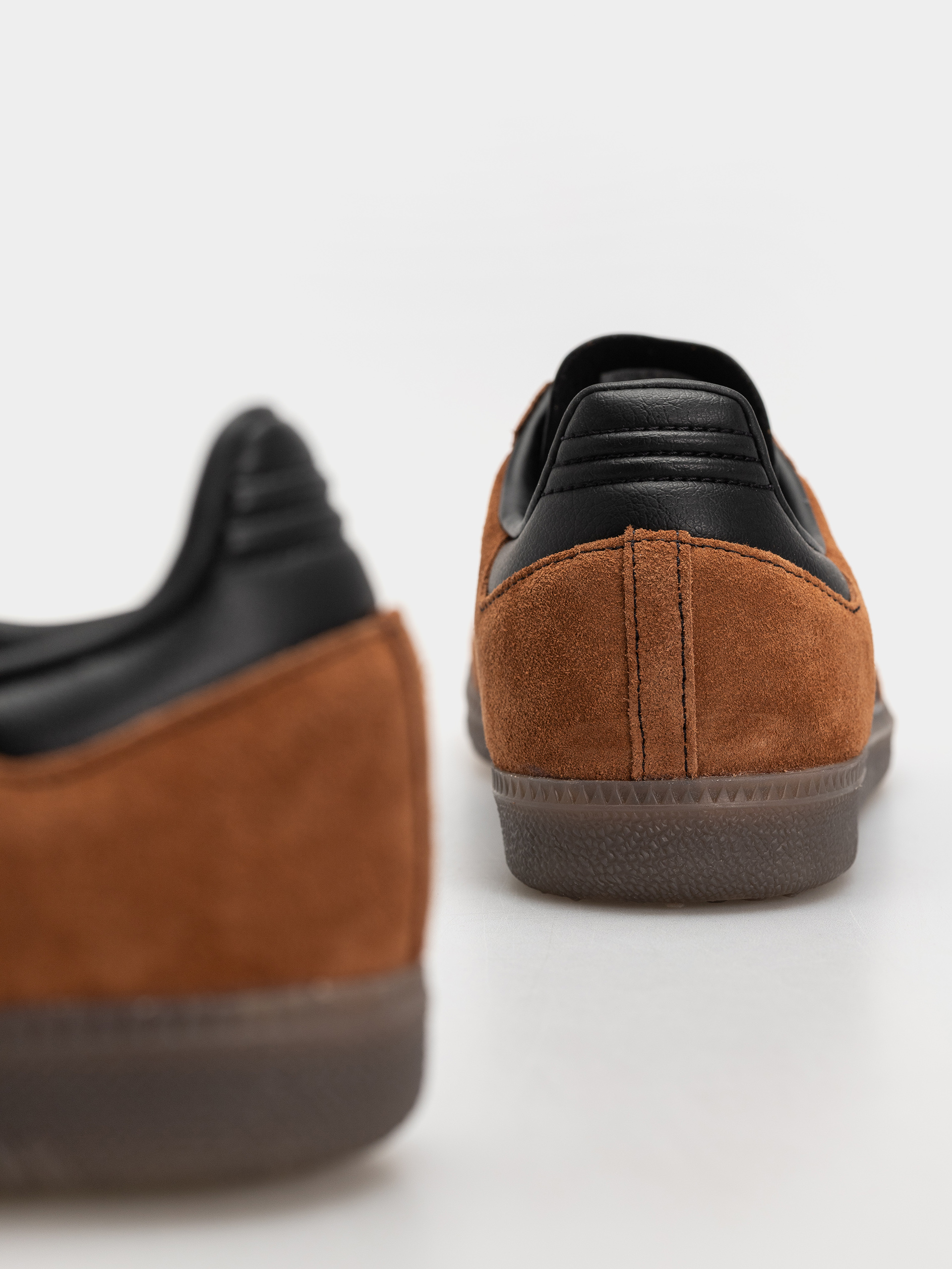 Обувки adidas Samba Adv (cblack/gum5)