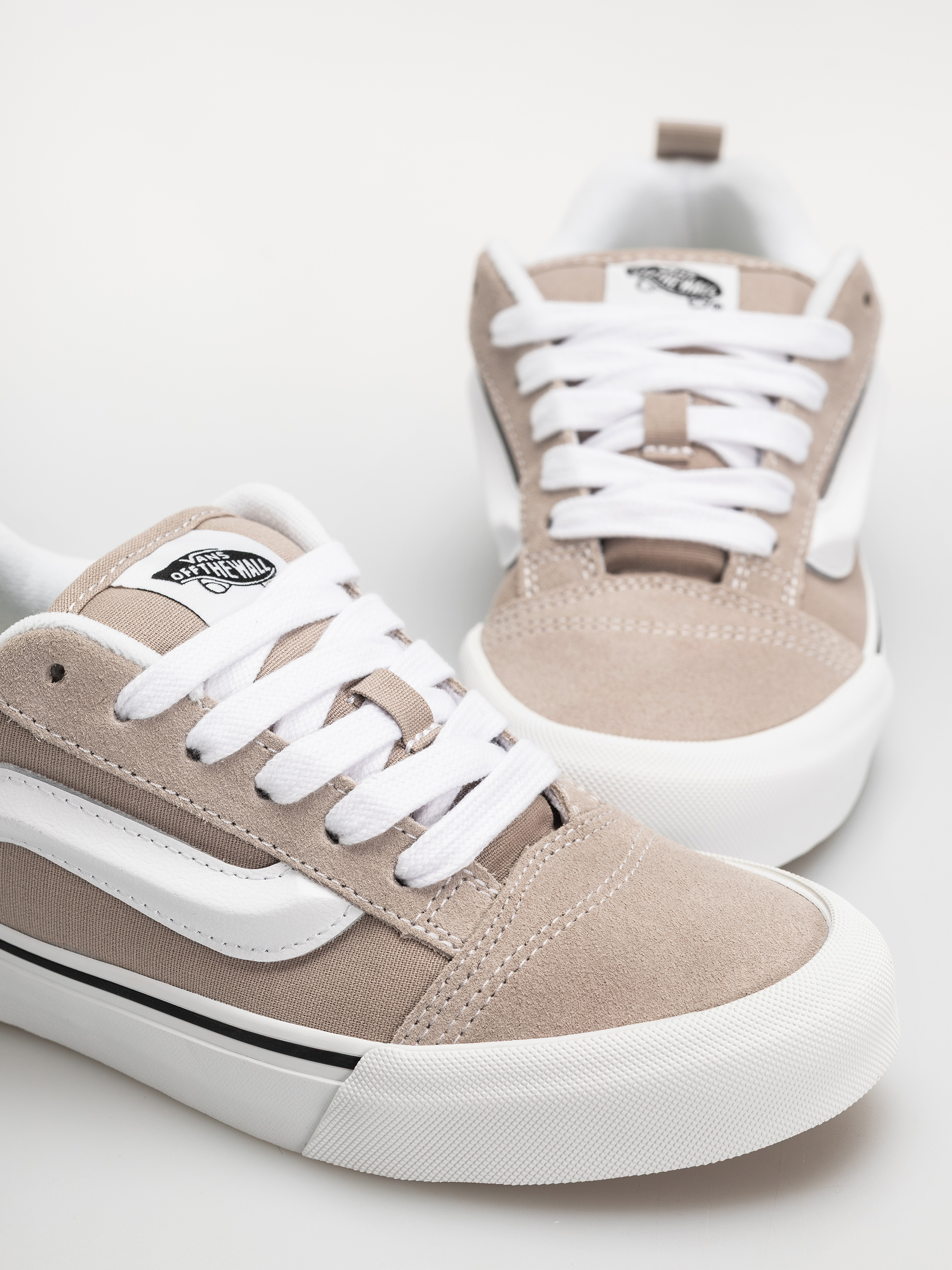 Обувки Vans Knu Skool (mushroom)