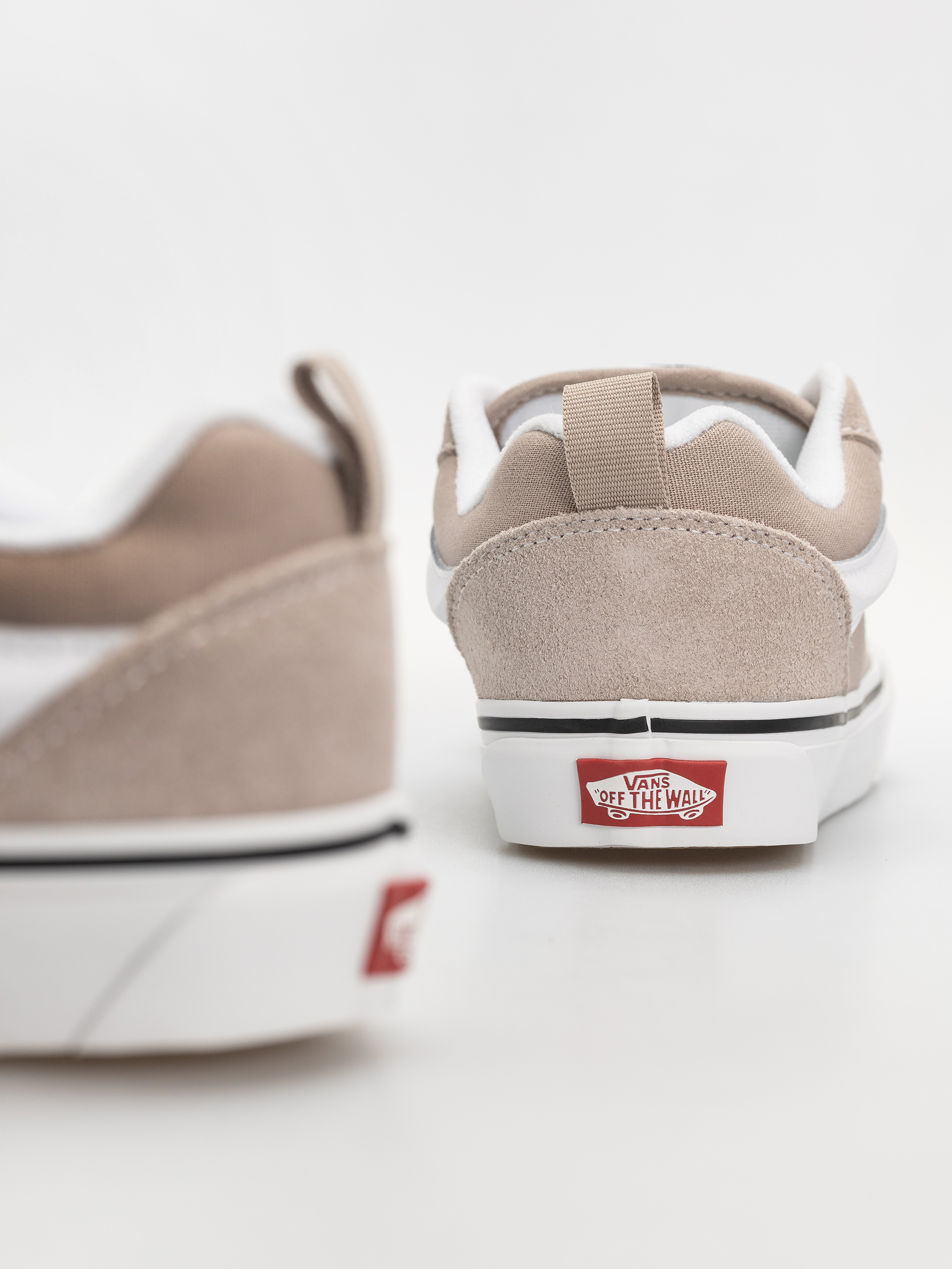 Обувки Vans Knu Skool (mushroom)