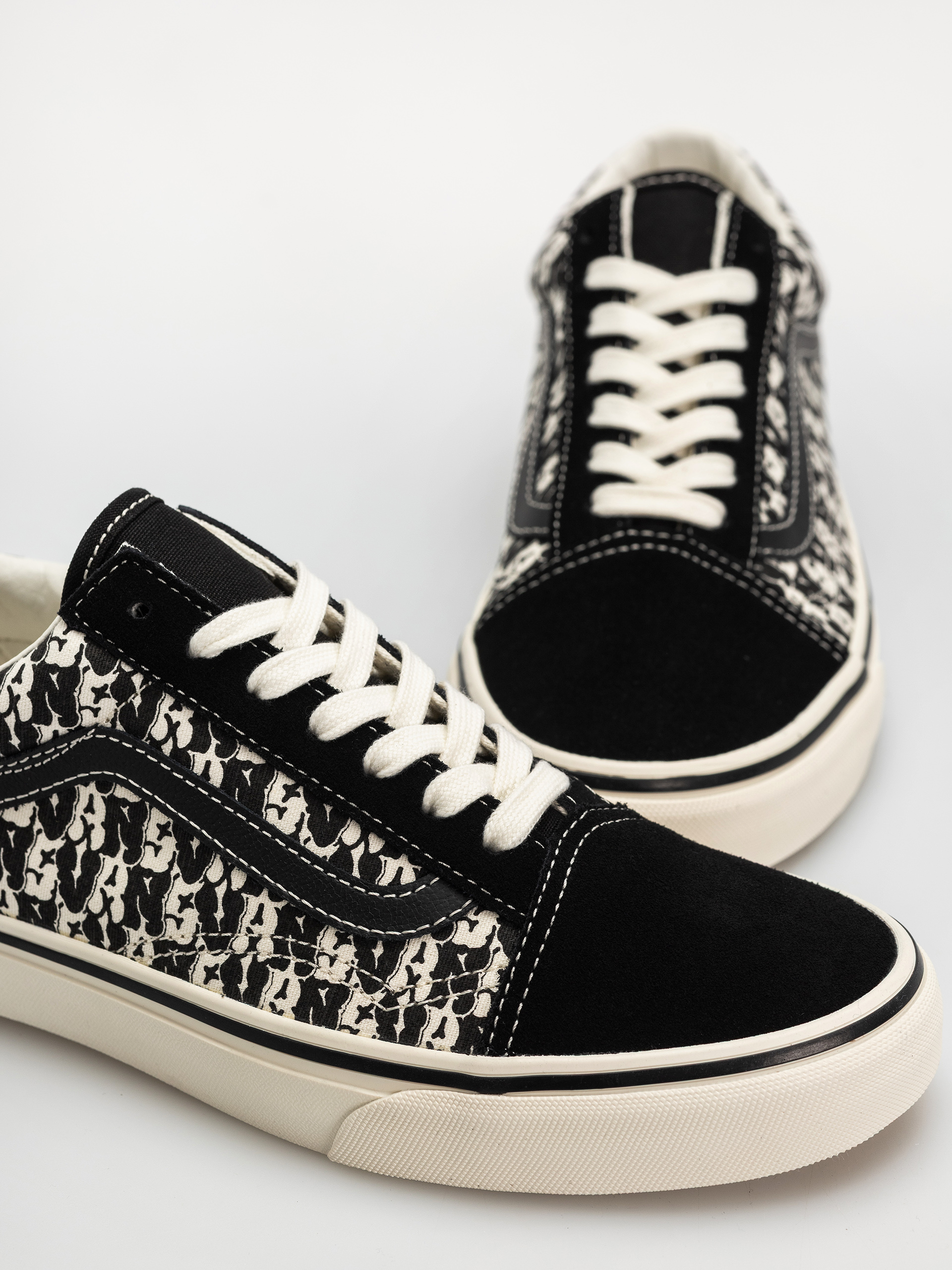 Обувки Vans Old Skool (black/marshmall)