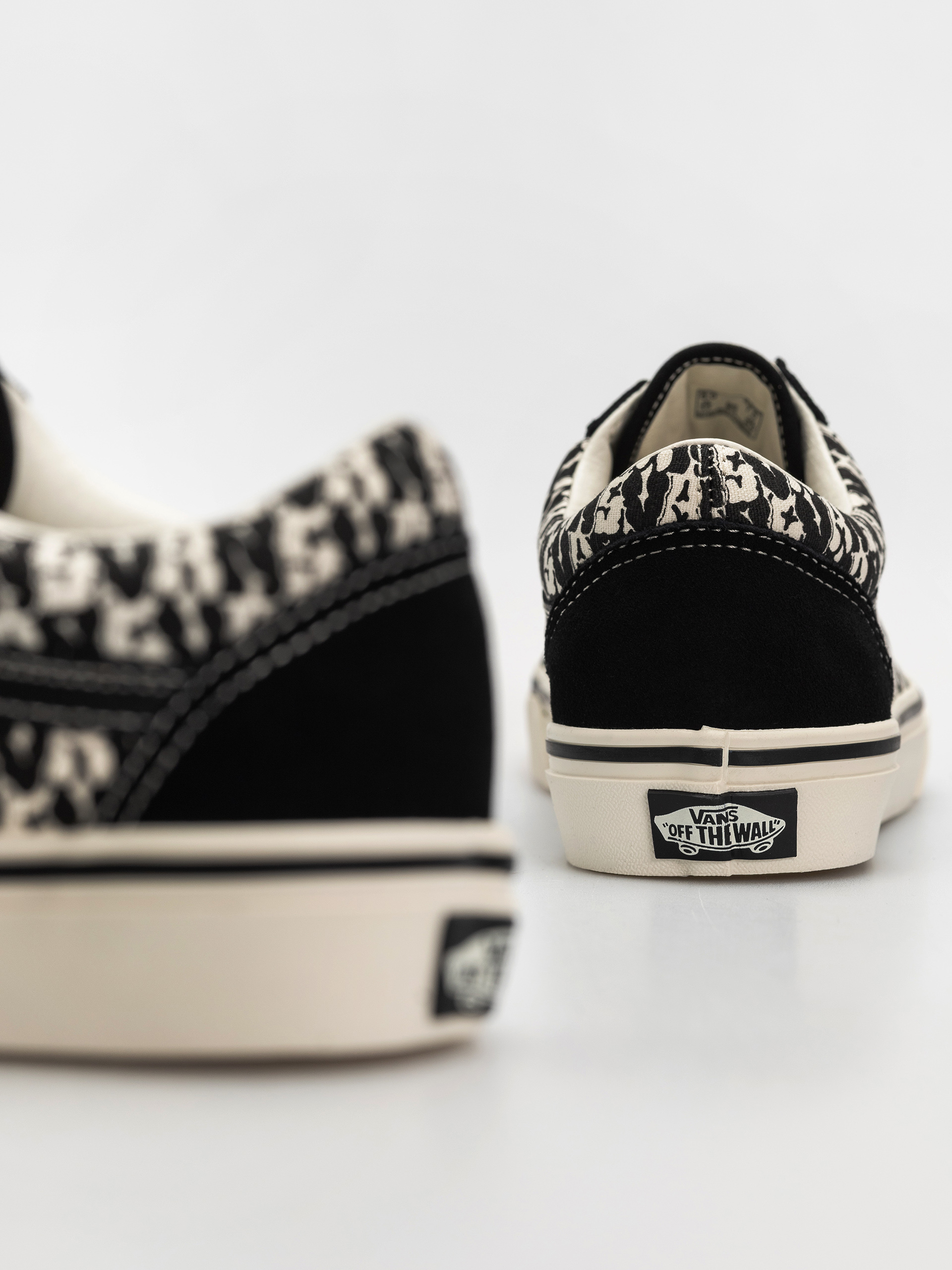 Обувки Vans Old Skool (black/marshmall)