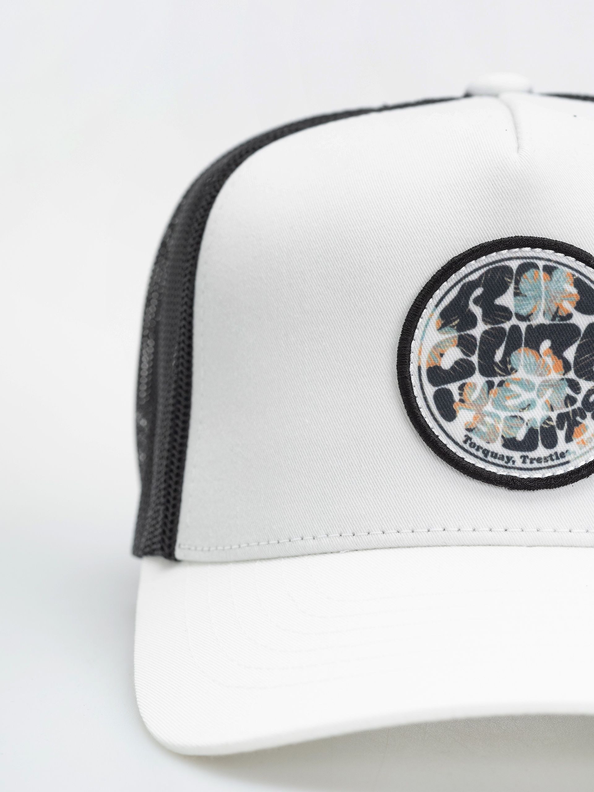 Шапка с козирка Rip Curl Wetsuit Icon Trucker (bone)