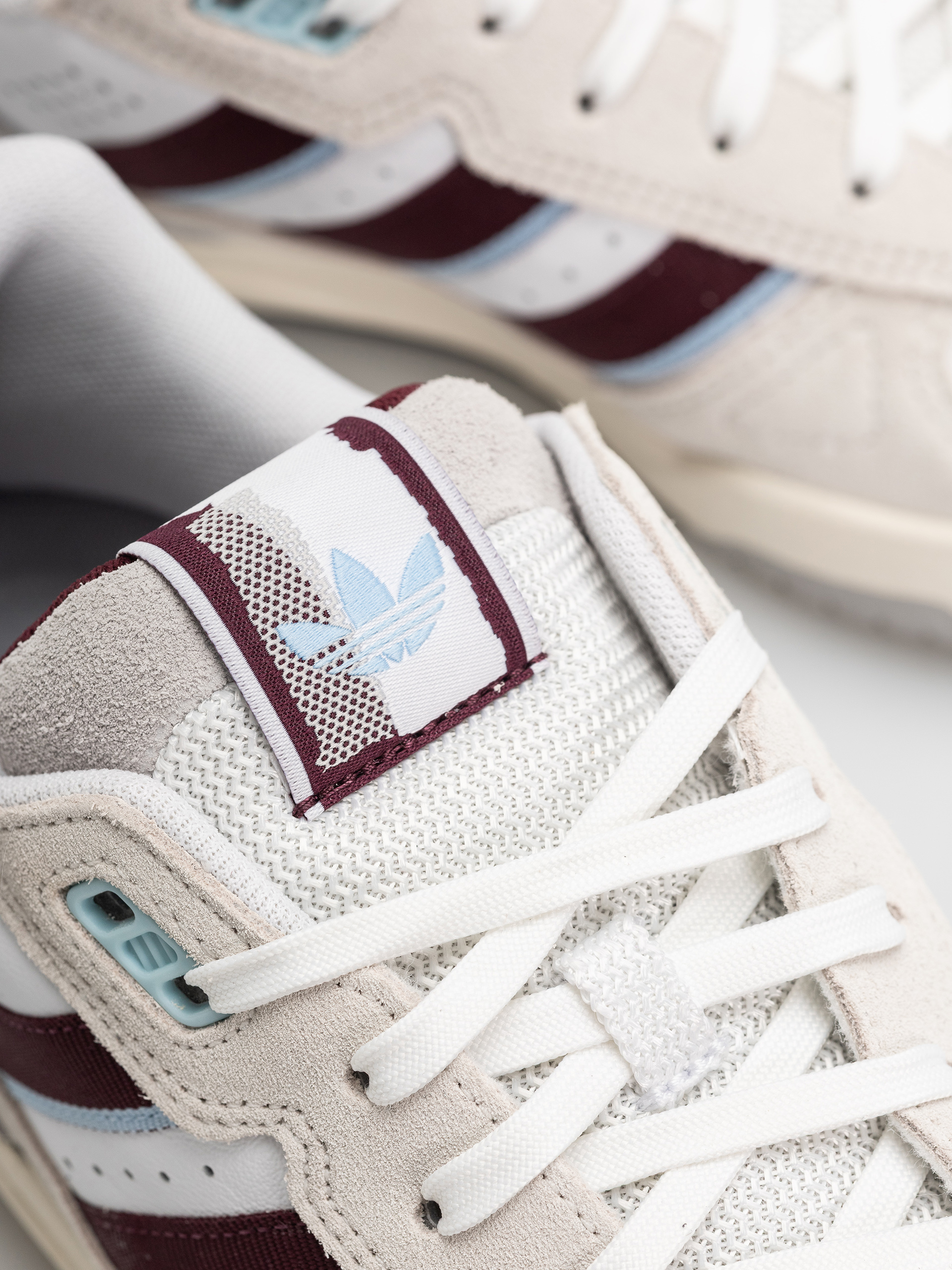 Обувки adidas Tekkira Cup (ftwwht/maroon/clesky)