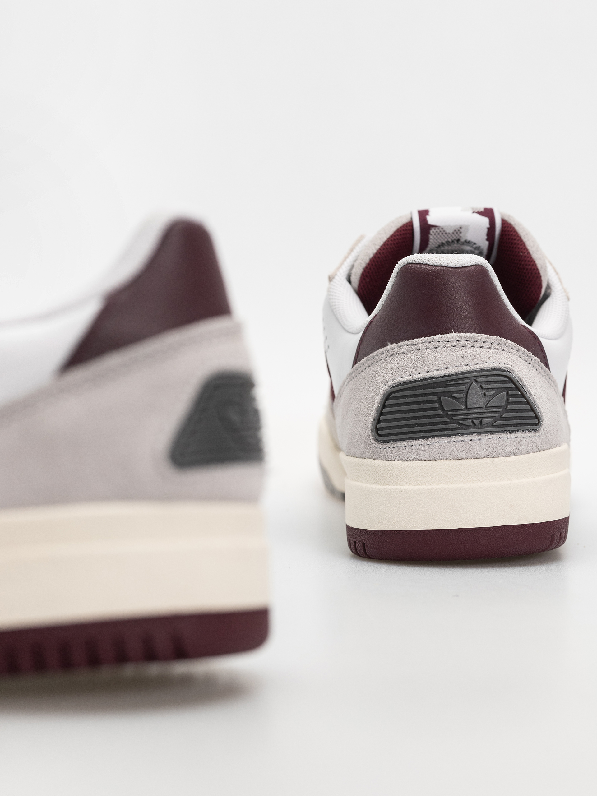 Обувки adidas Tekkira Cup (ftwwht/maroon/clesky)