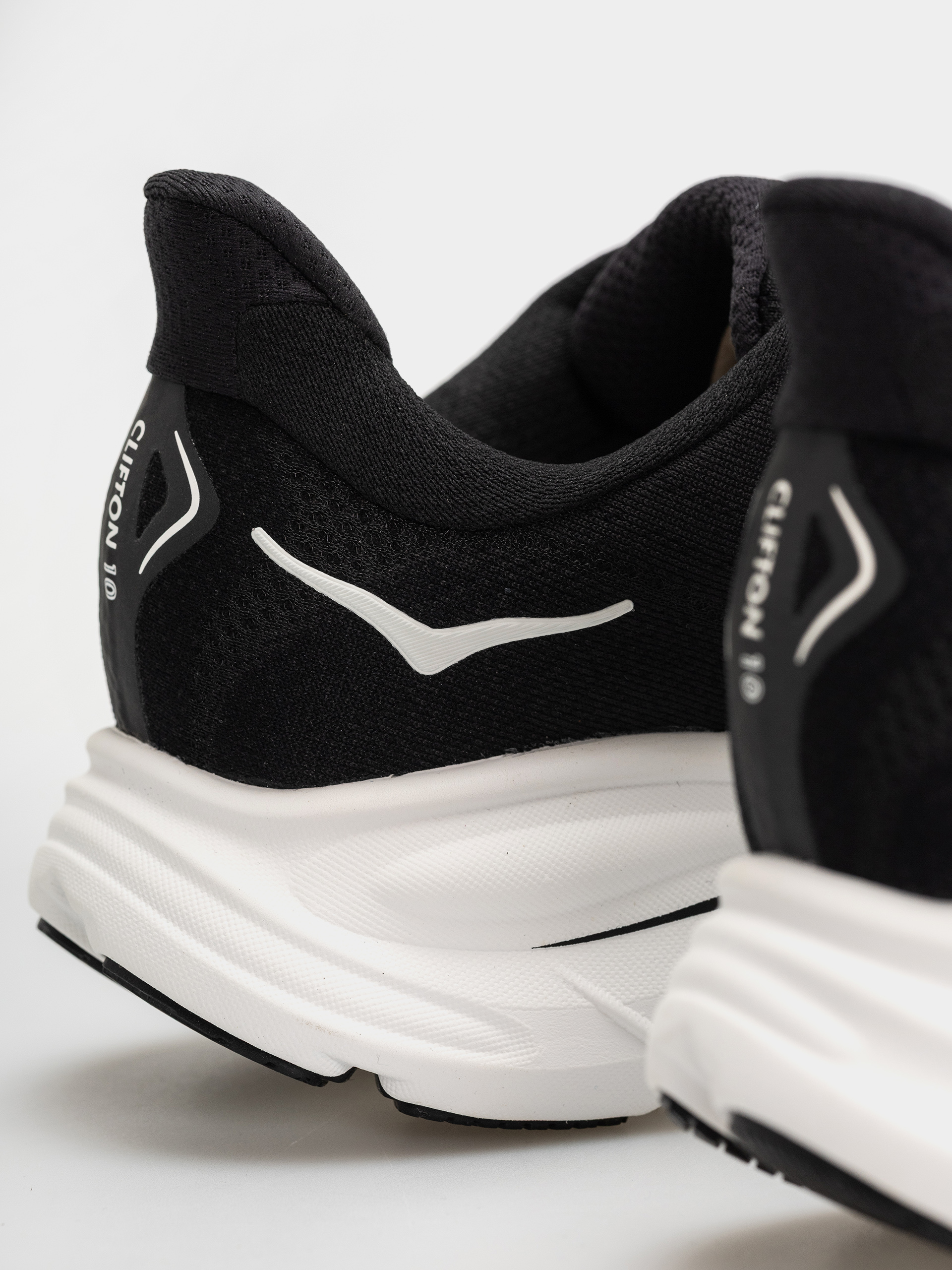 Обувки Hoka Clifton 10 (black/white)