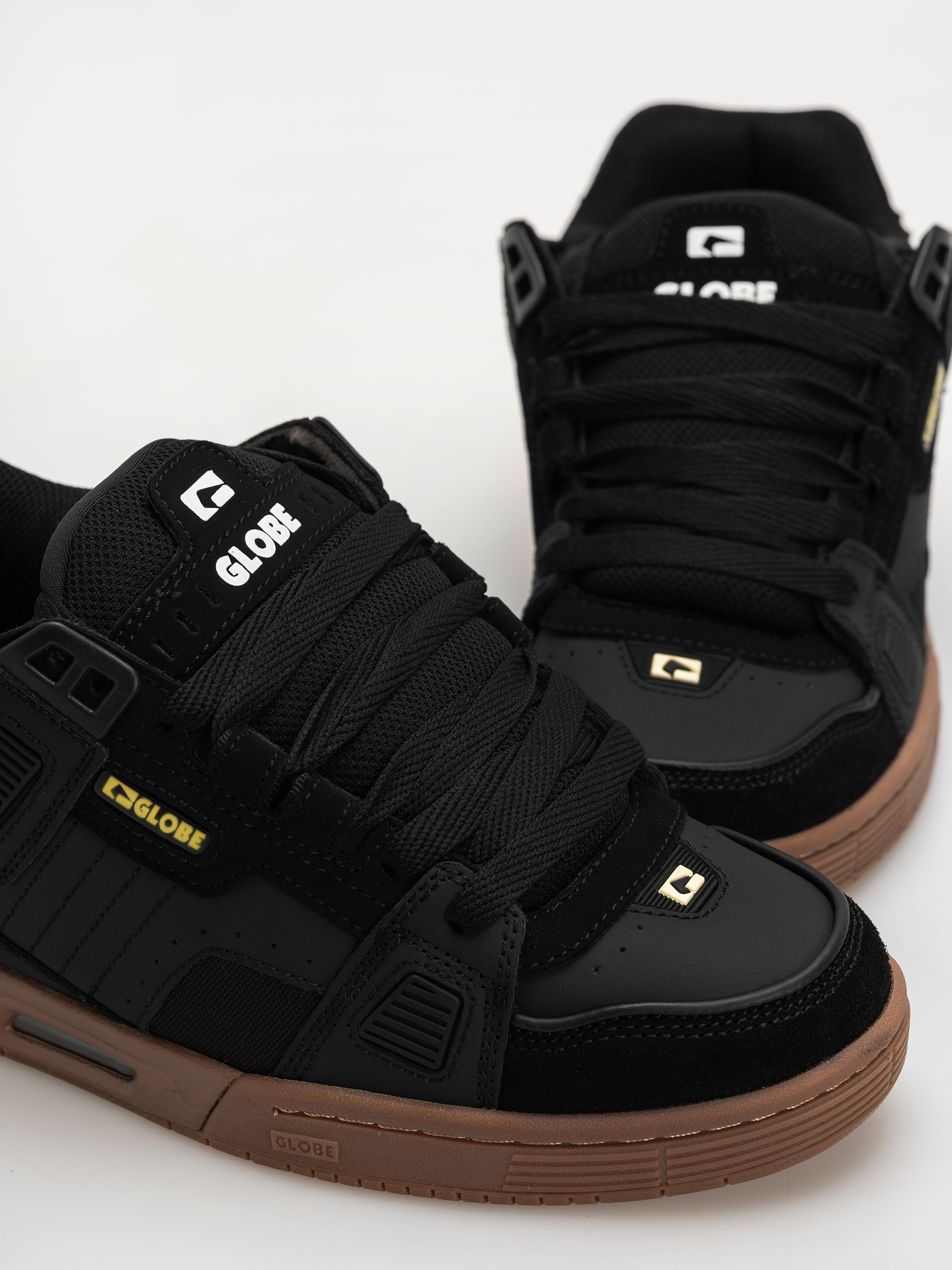 Обувки Globe Sabre (onyx/gum)
