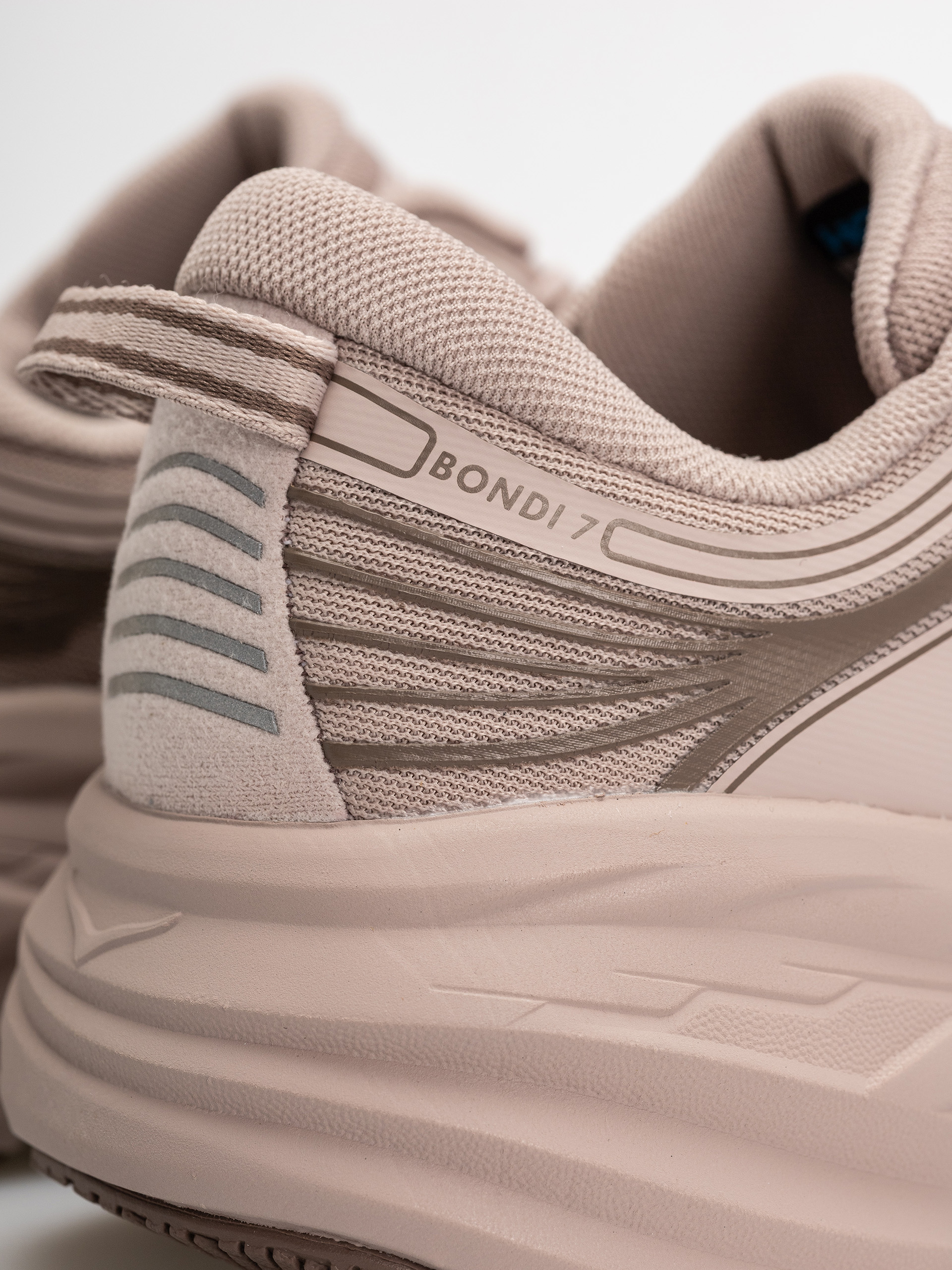 Обувки Hoka Bondi 7 Wmn (date sugar/date syrup)