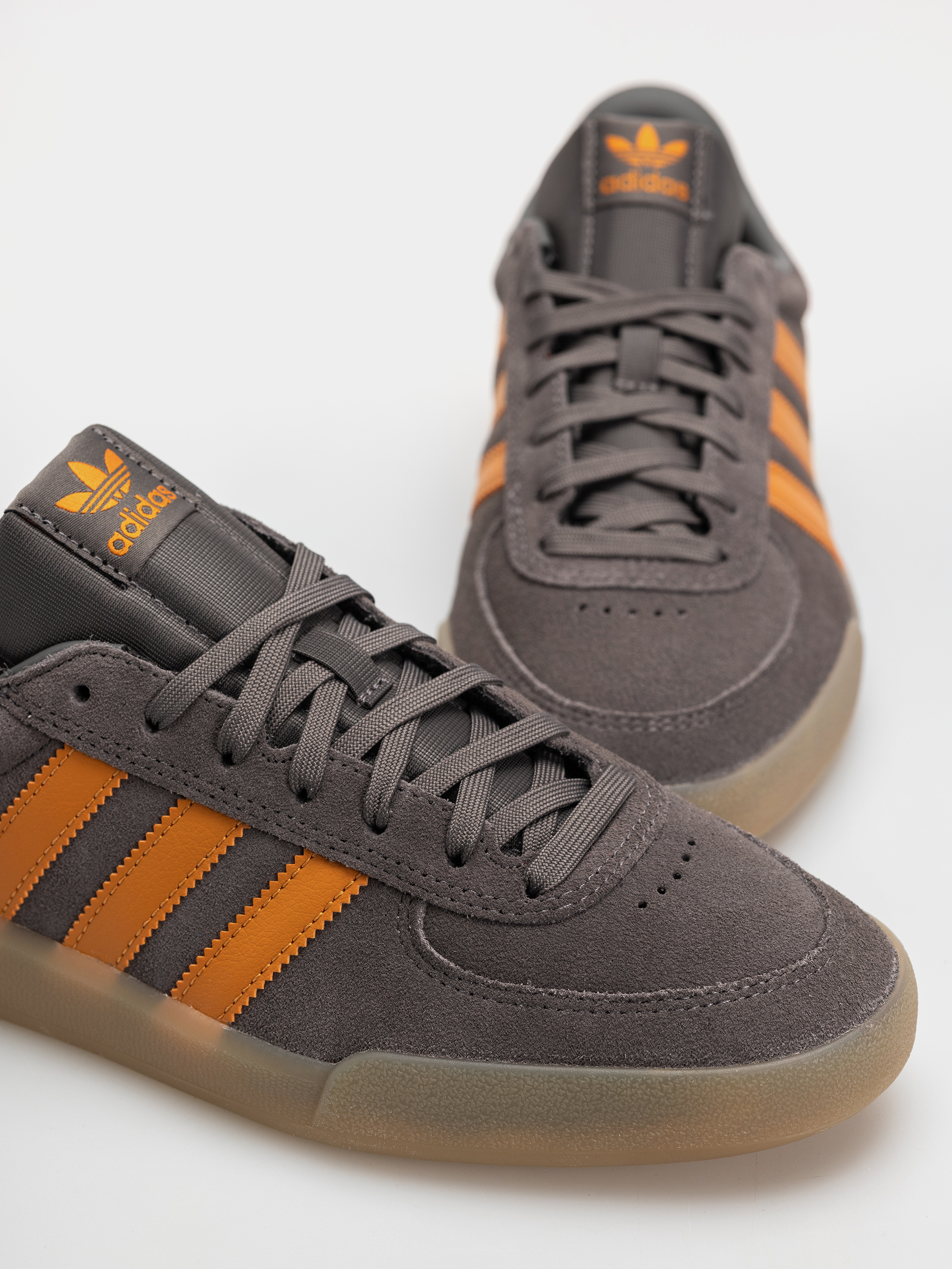Обувки adidas Glenburn (chacoa/rusora/gum4)