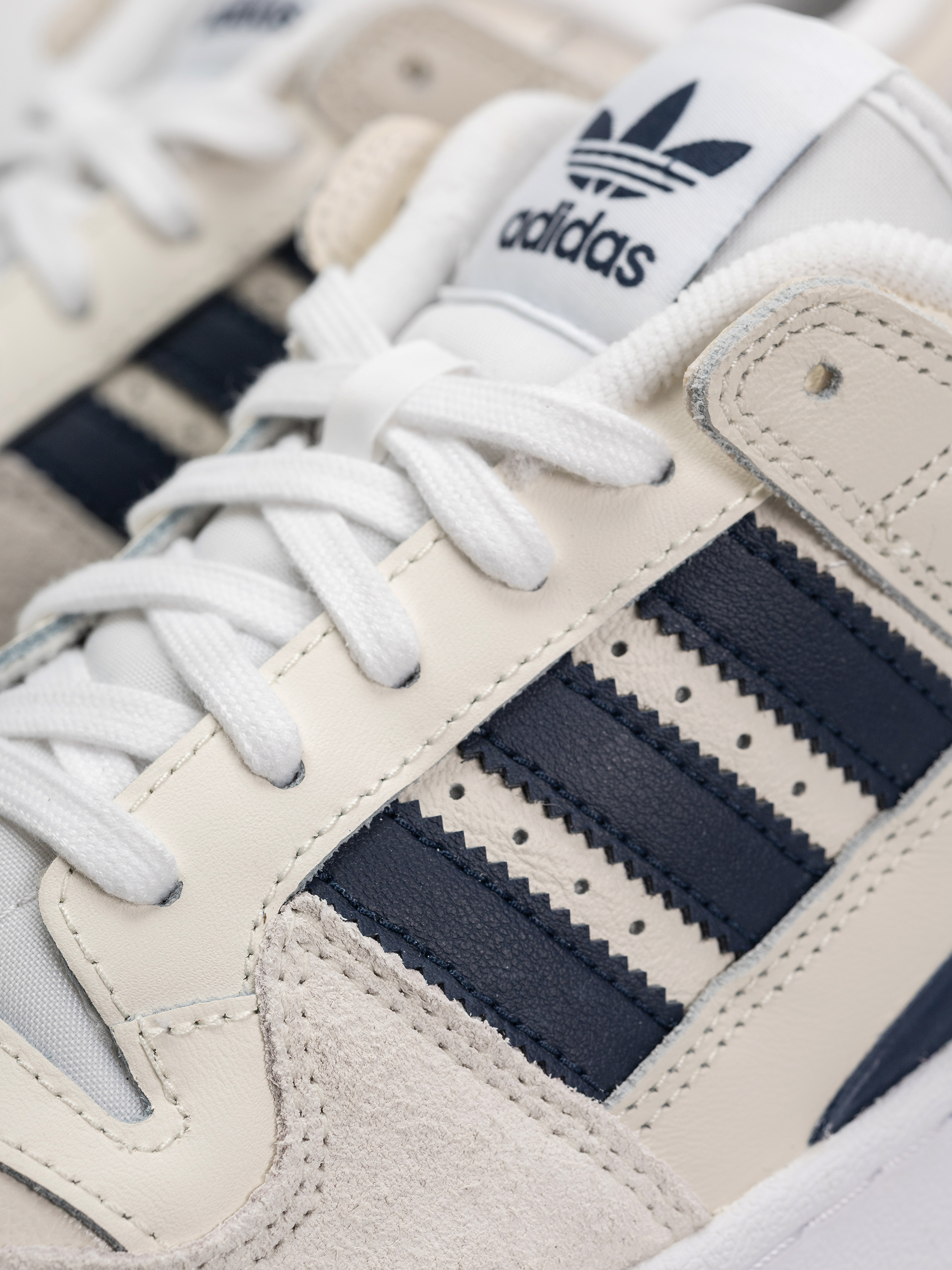 Обувки adidas Forum 84 Low Adv (cwhite/conavy/ftwwht)