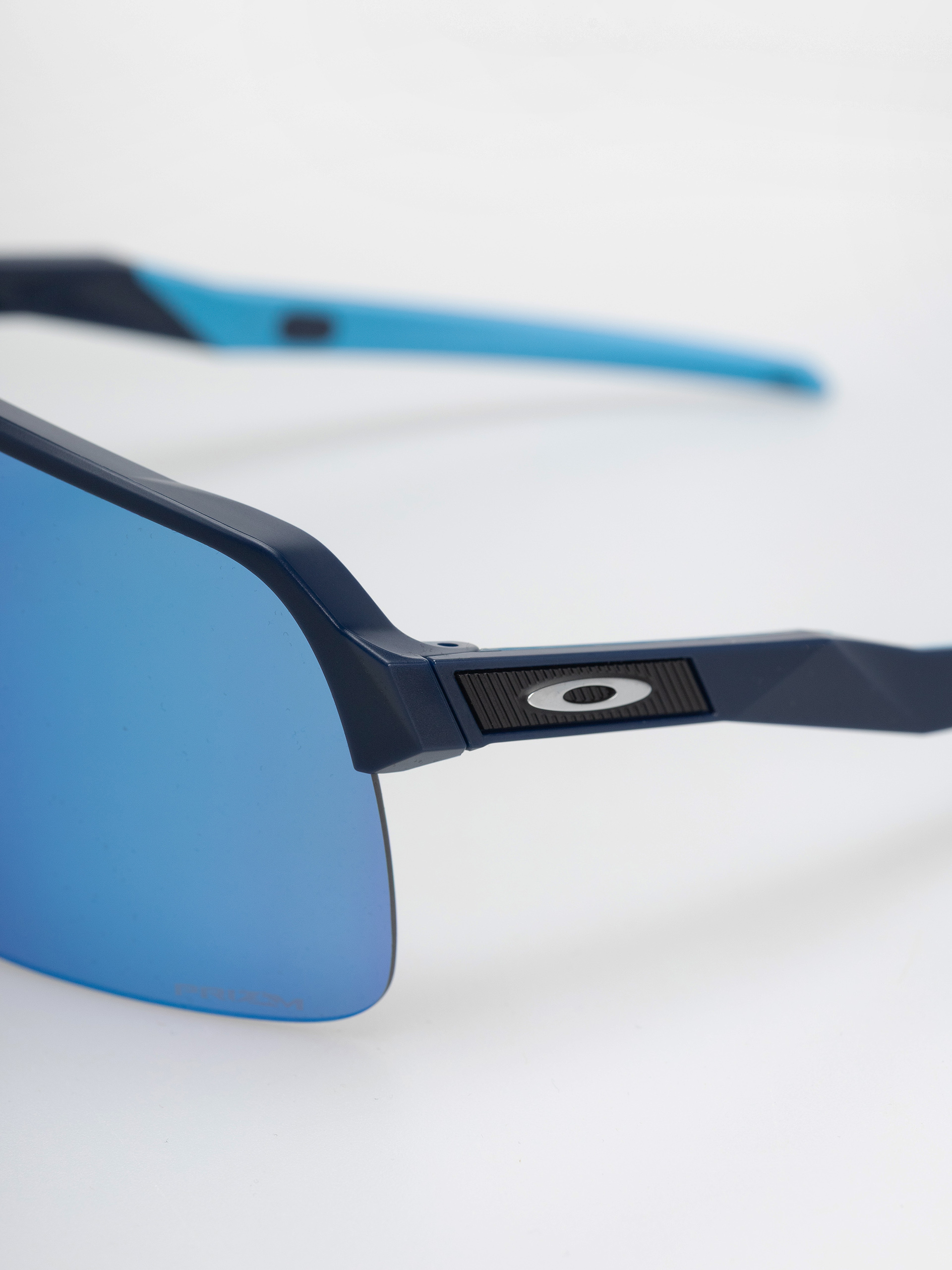 Слънчеви очила Oakley Sutro Lite (matte navy/prizm sapphire)