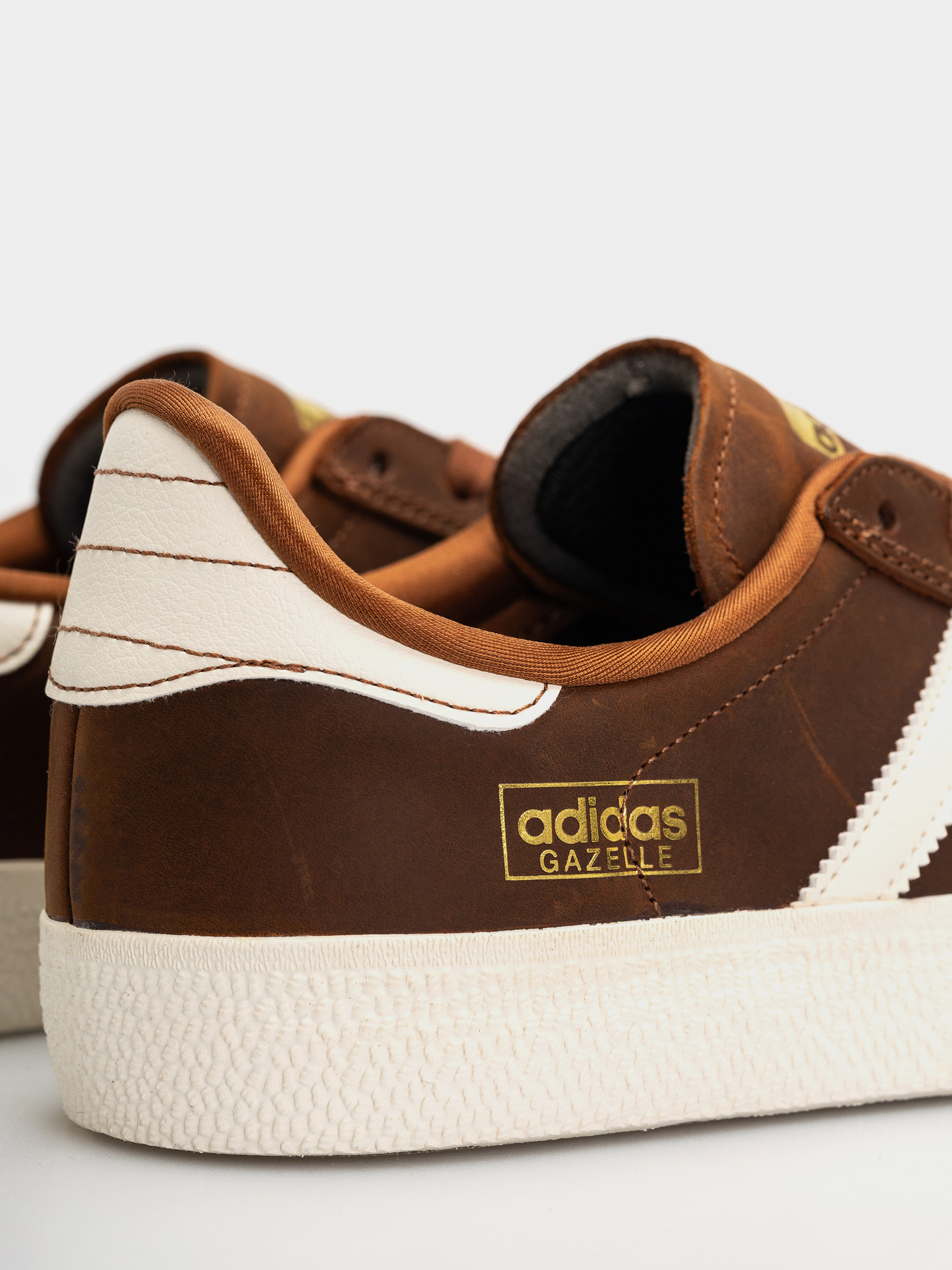 Обувки adidas Gazelle Adv (cwhite/owhite)