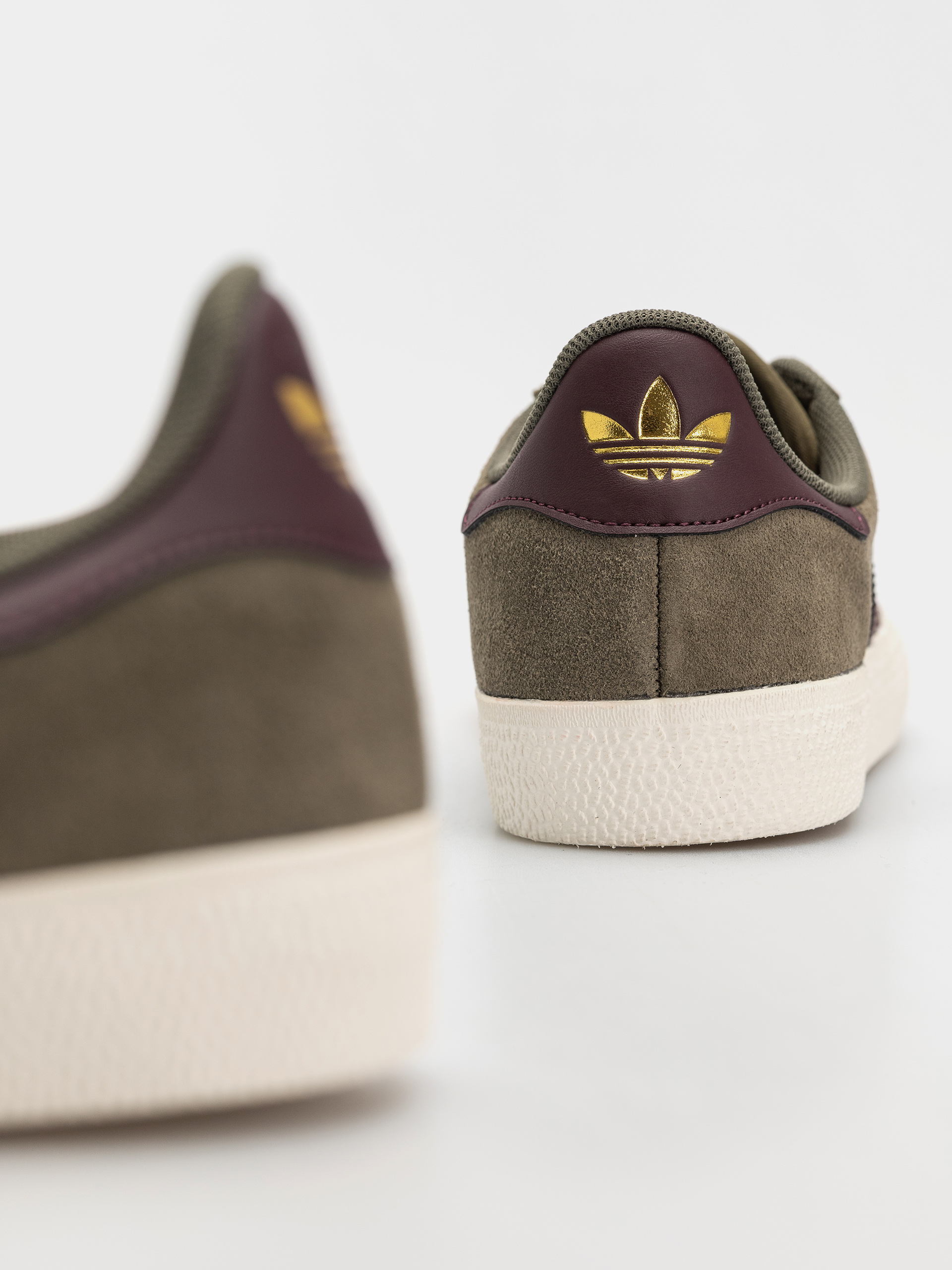 Обувки adidas Gazelle Adv (olistr/maroon/cwhite)