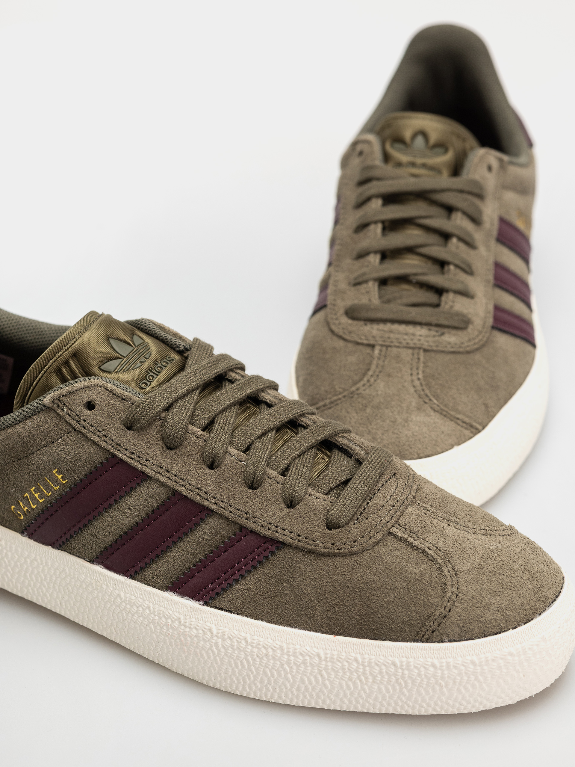 Обувки adidas Gazelle Adv (olistr/maroon/cwhite)