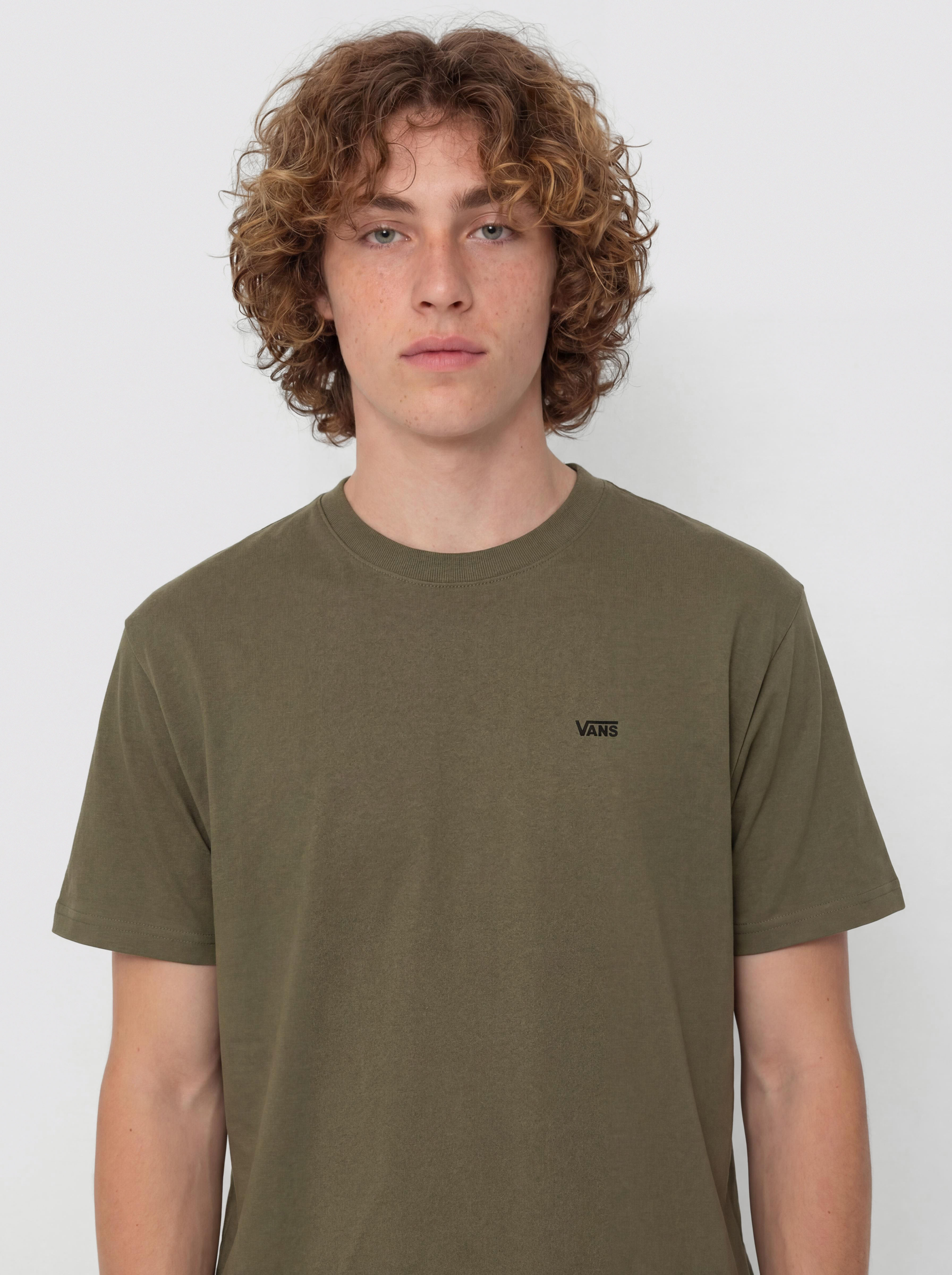 Тениска Vans Left Chest II Loose (mossy olive)