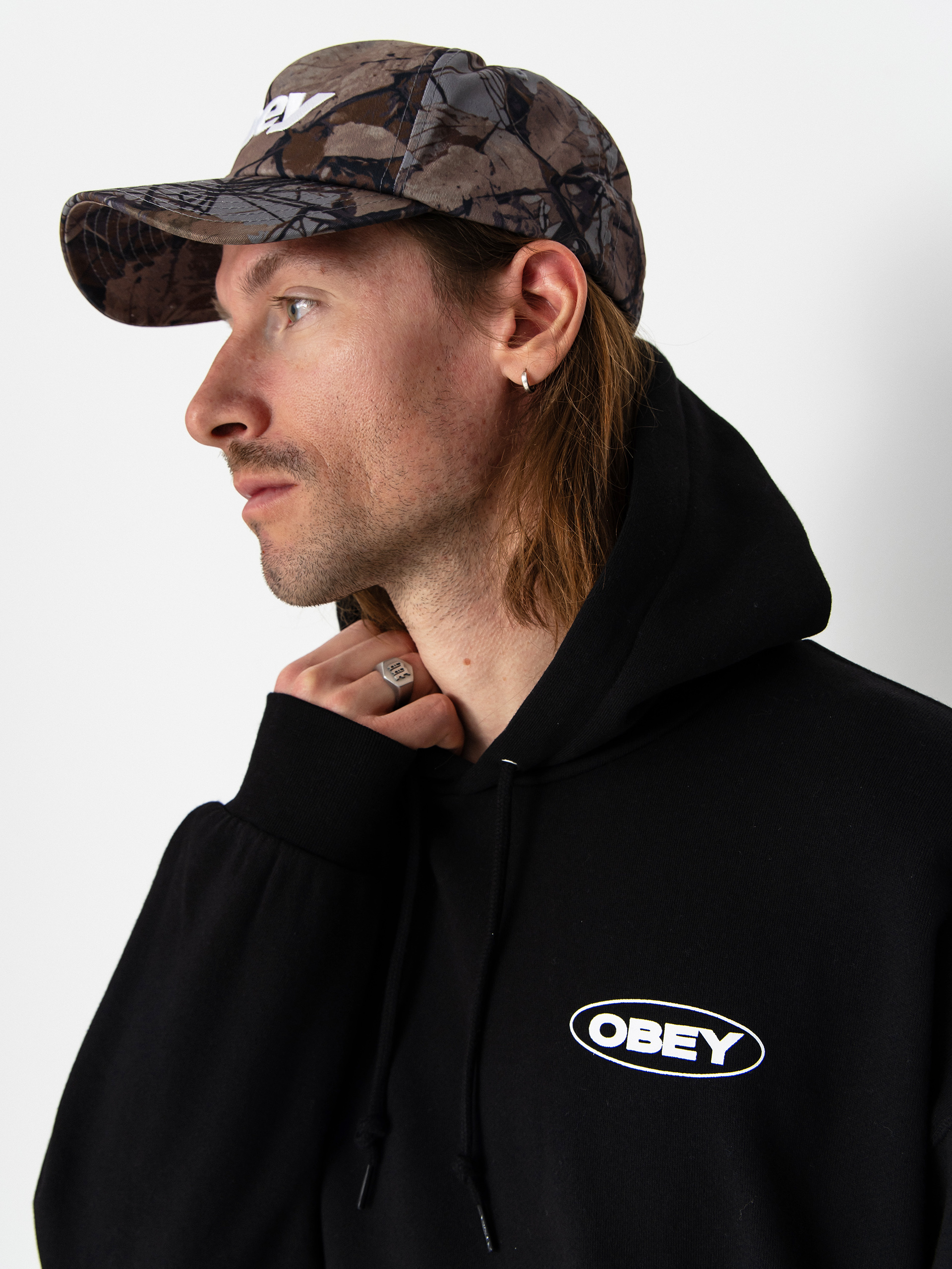 Суитшърт с качулка OBEY Oval Cities HD (black)