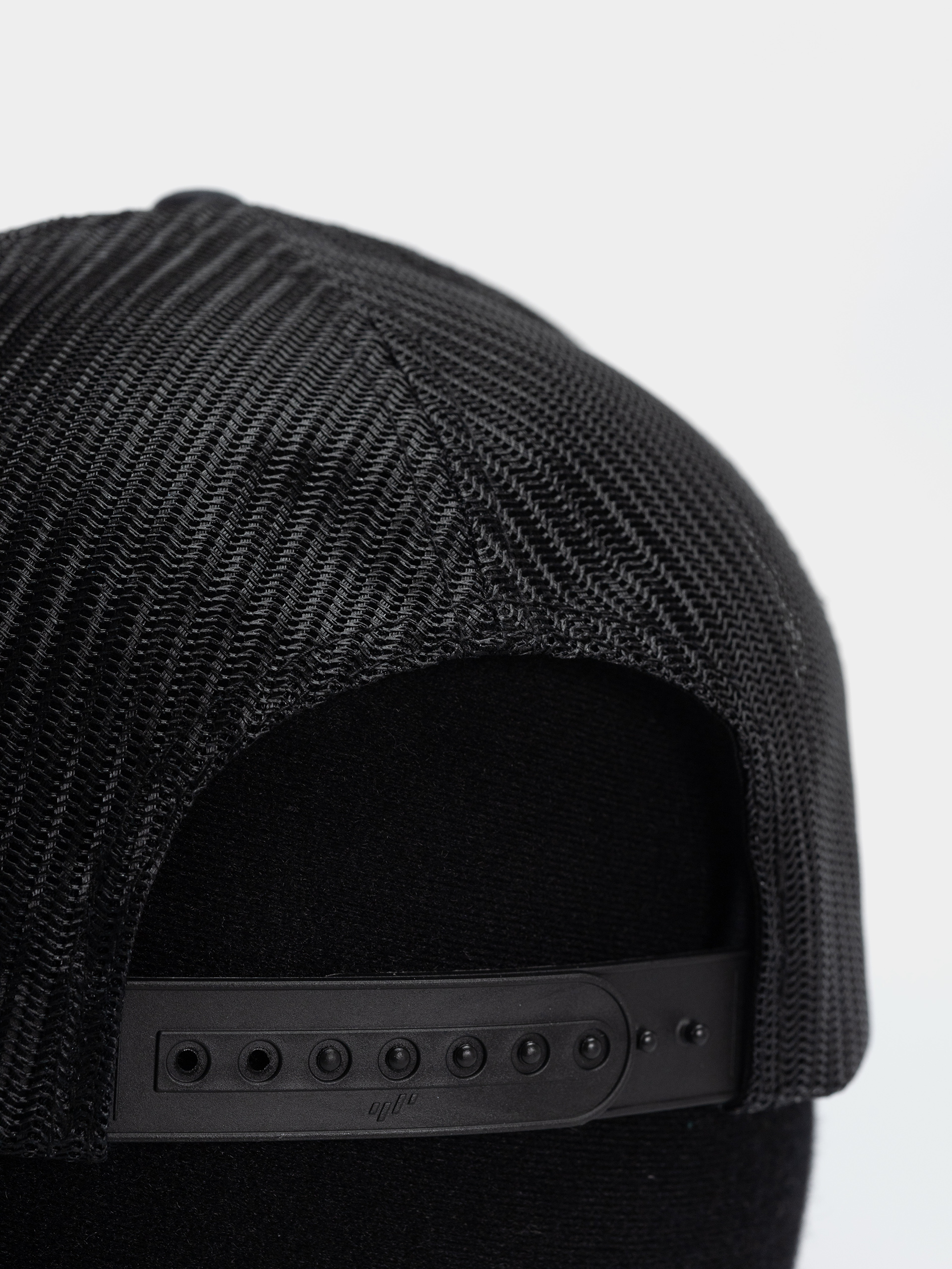 Шапка с козирка Columbia Mesh Snap Back (black)