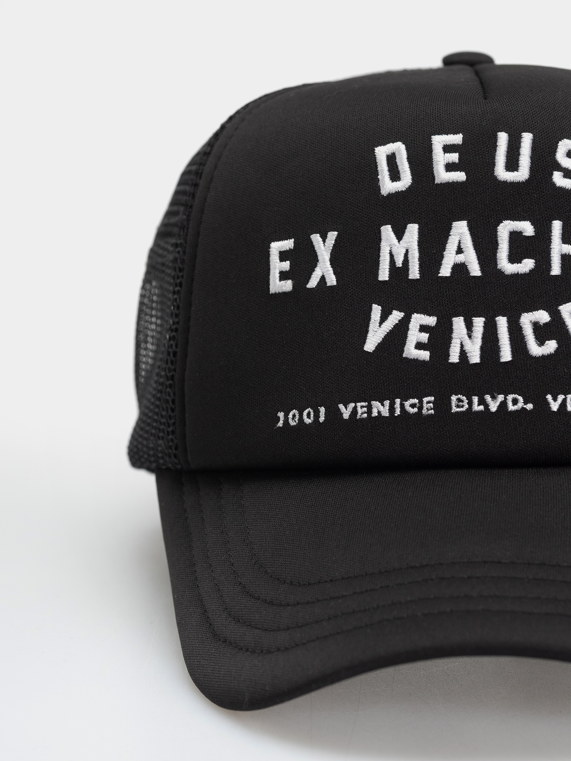 Шапка с козирка Deus Ex Machina Venice Address (black)